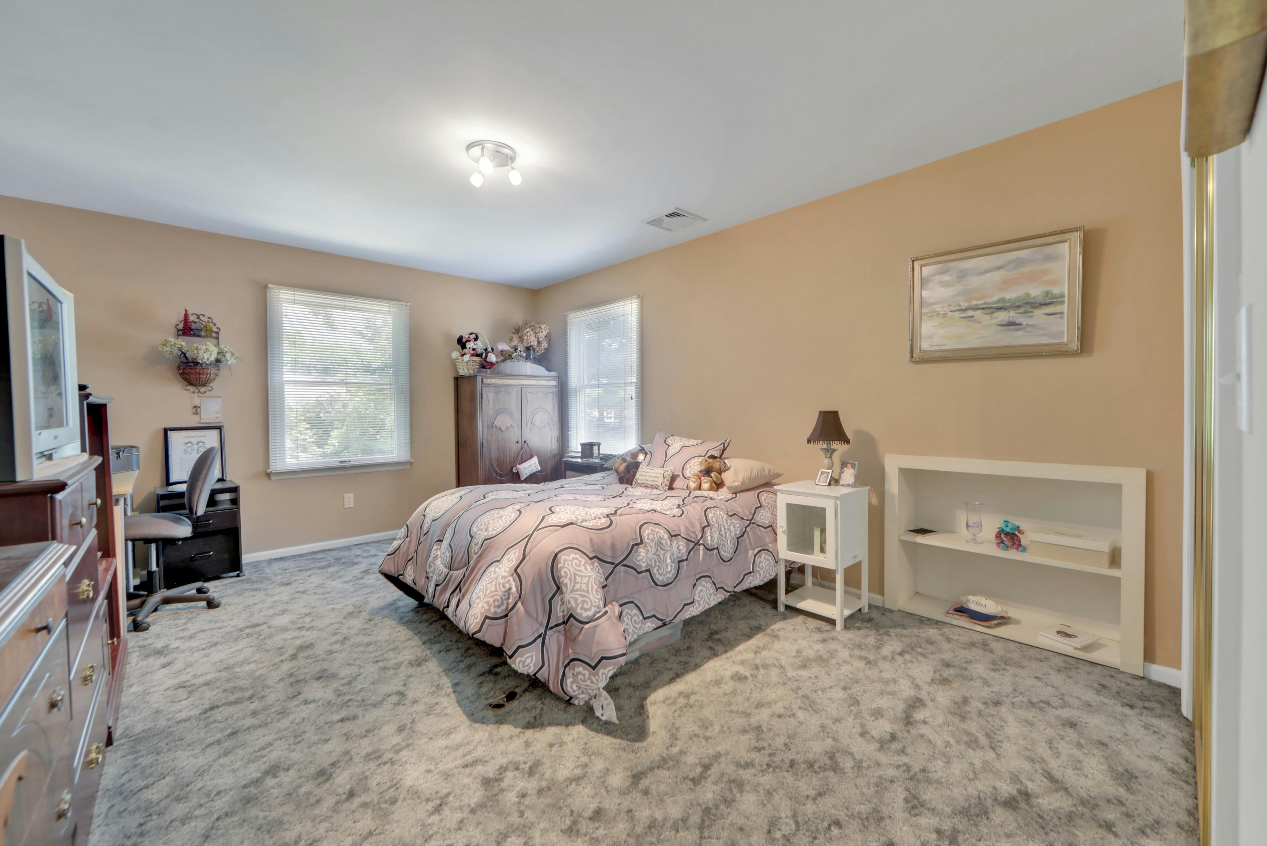 10 Lynn Drive 