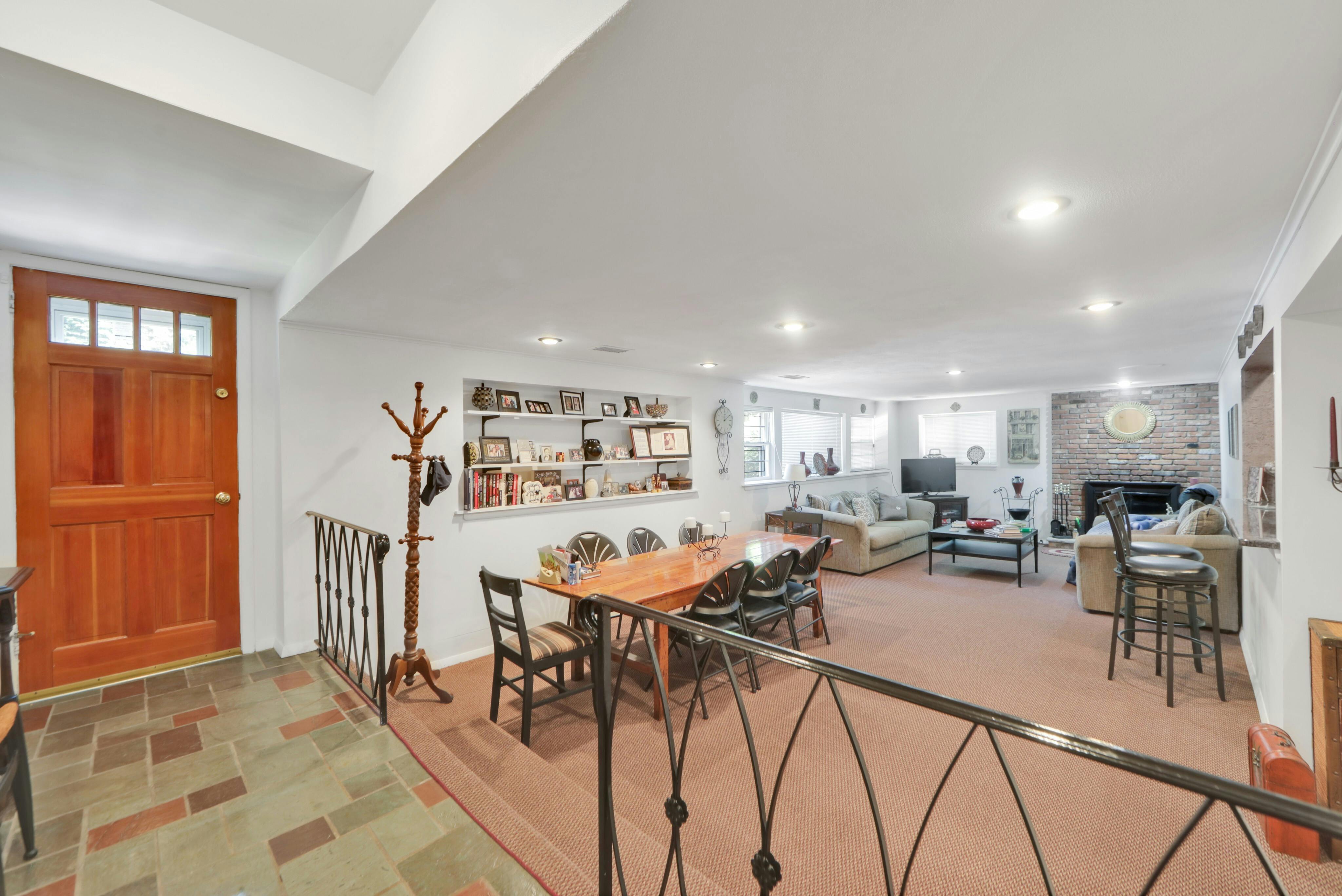 10 Lynn Drive 