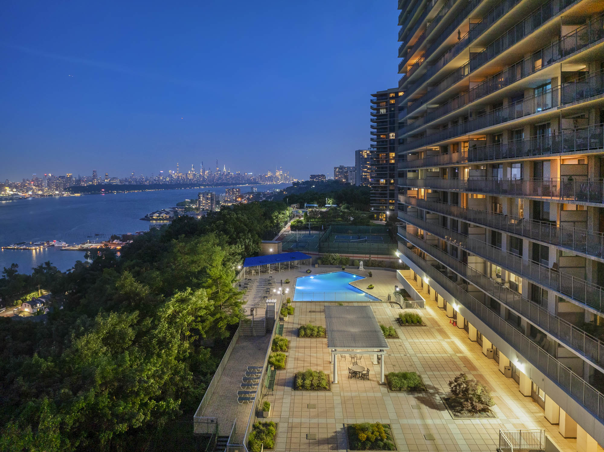 1530 Palisade Avenue Unit# 5f