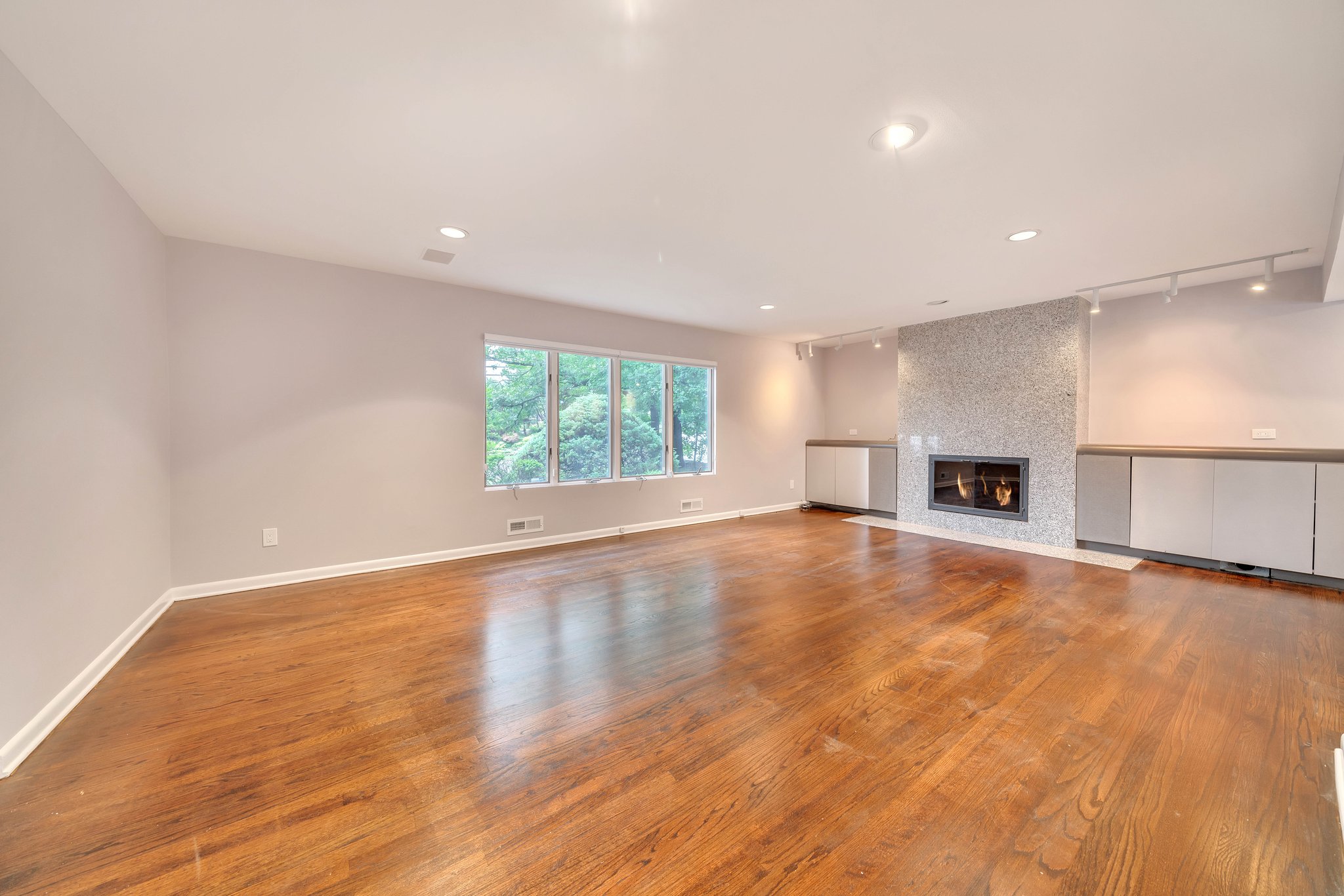 160 Chestnut Street 