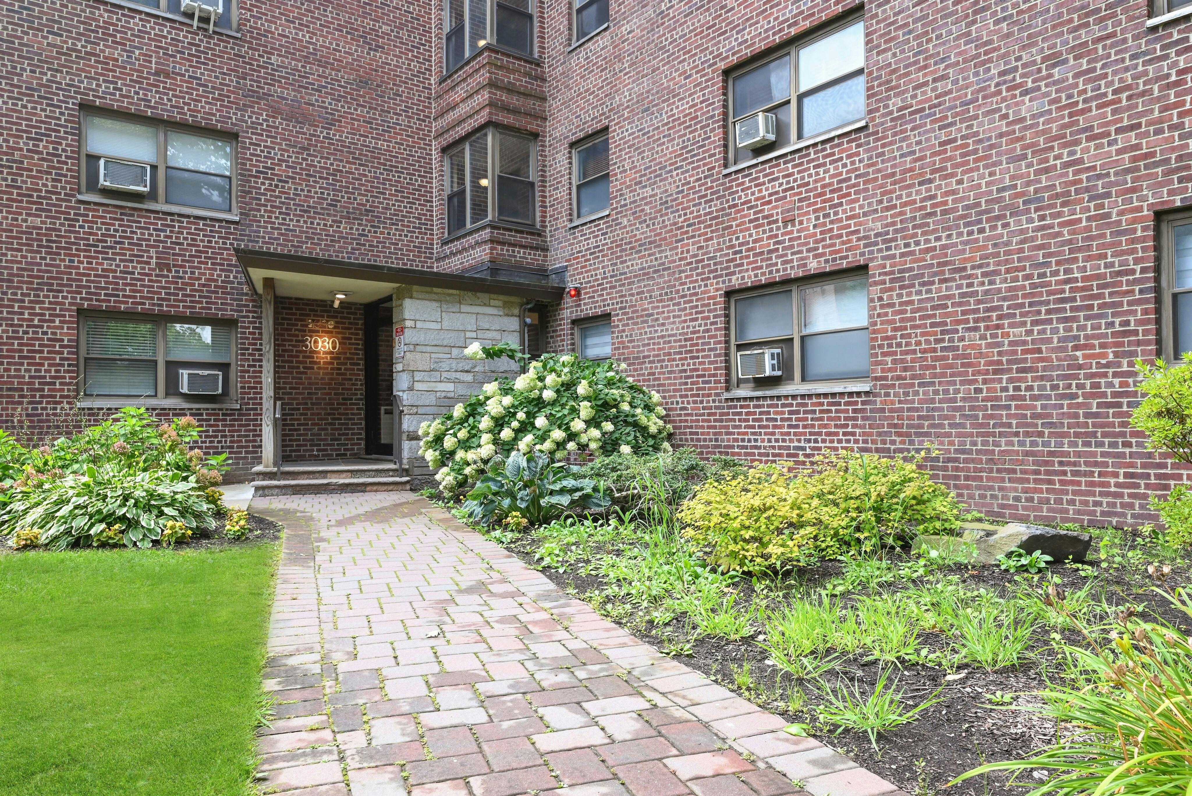 3030 Edwin Avenue Unit# 4E