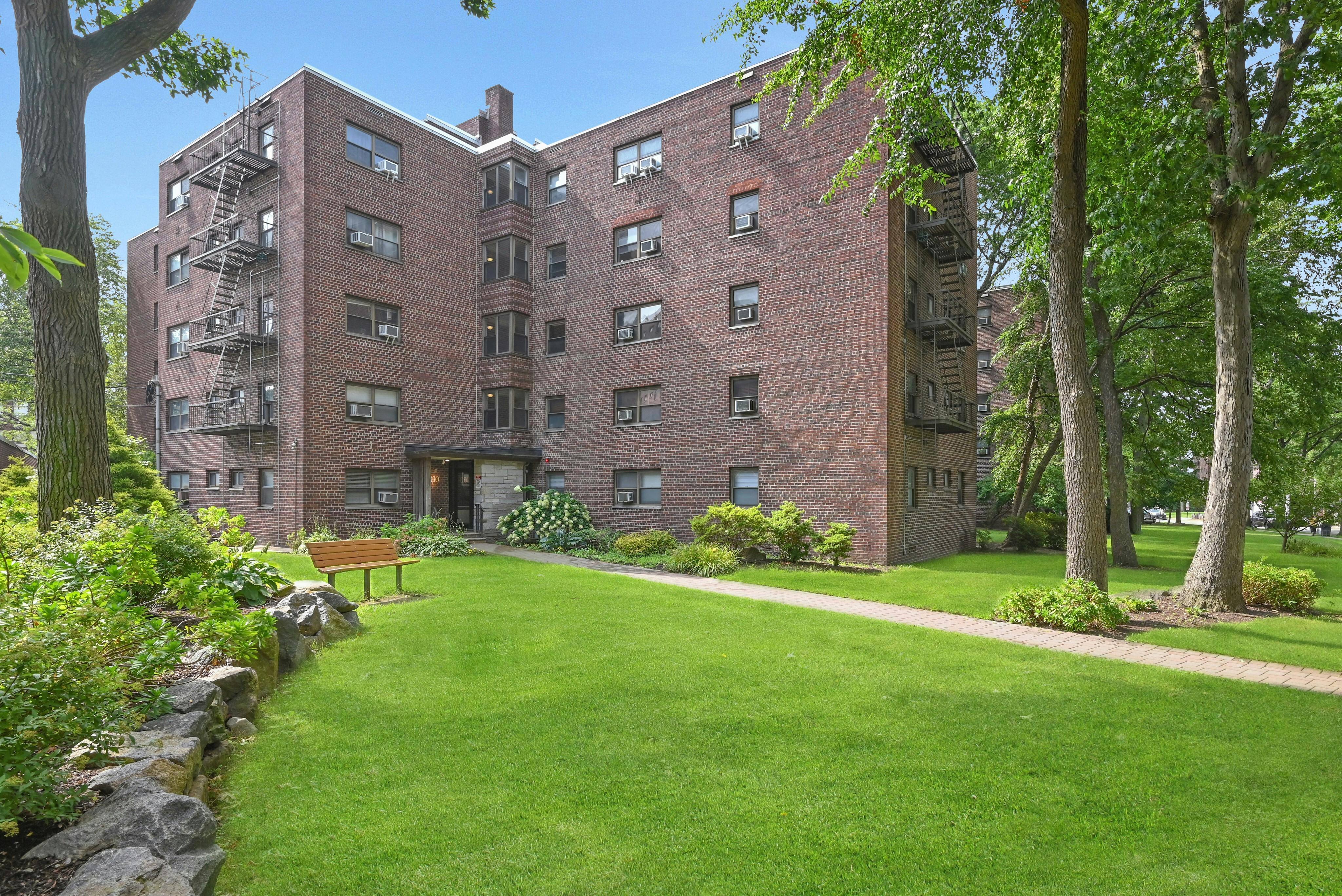 3030 Edwin Avenue Unit# 4E