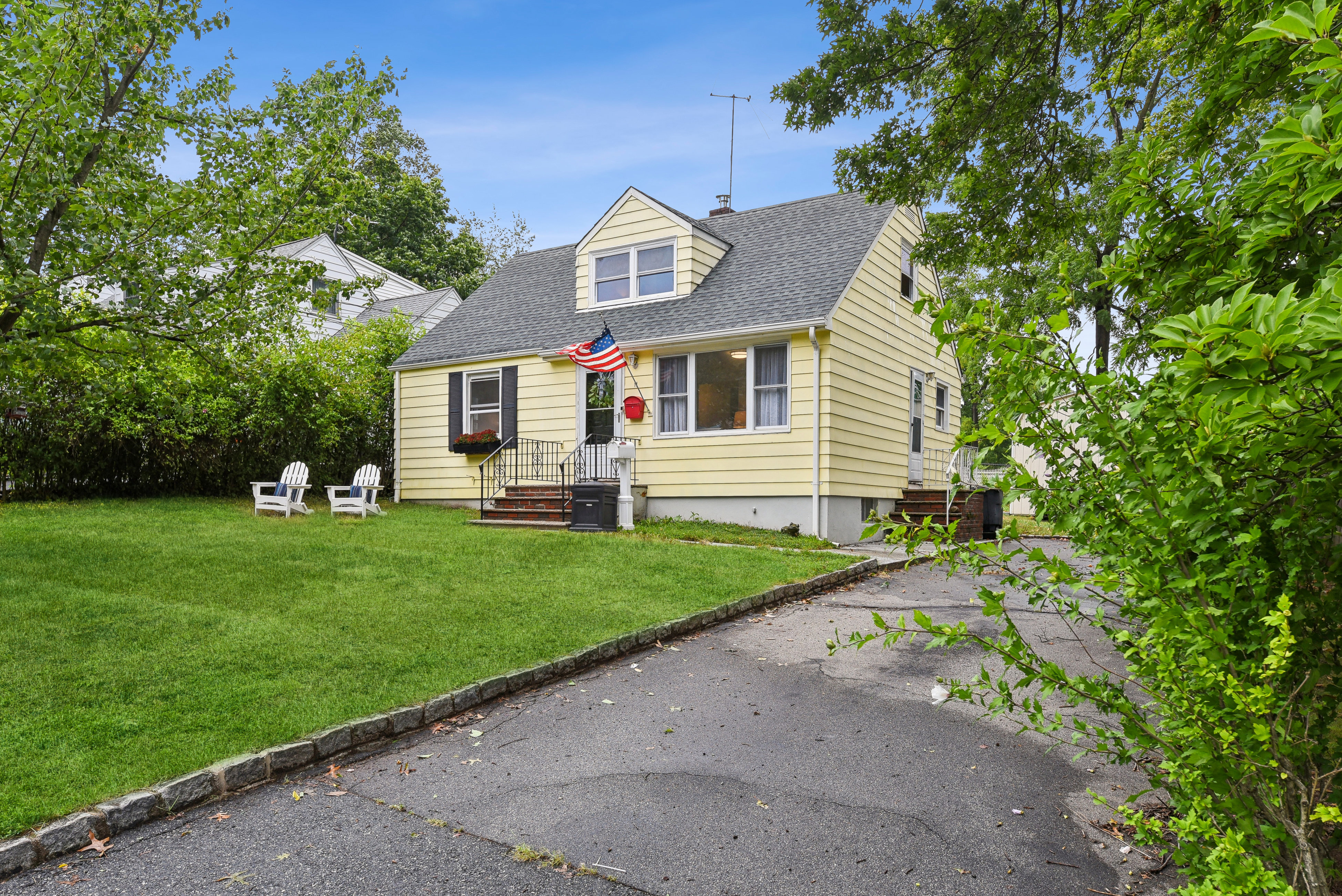 11 Mayfair Drive 