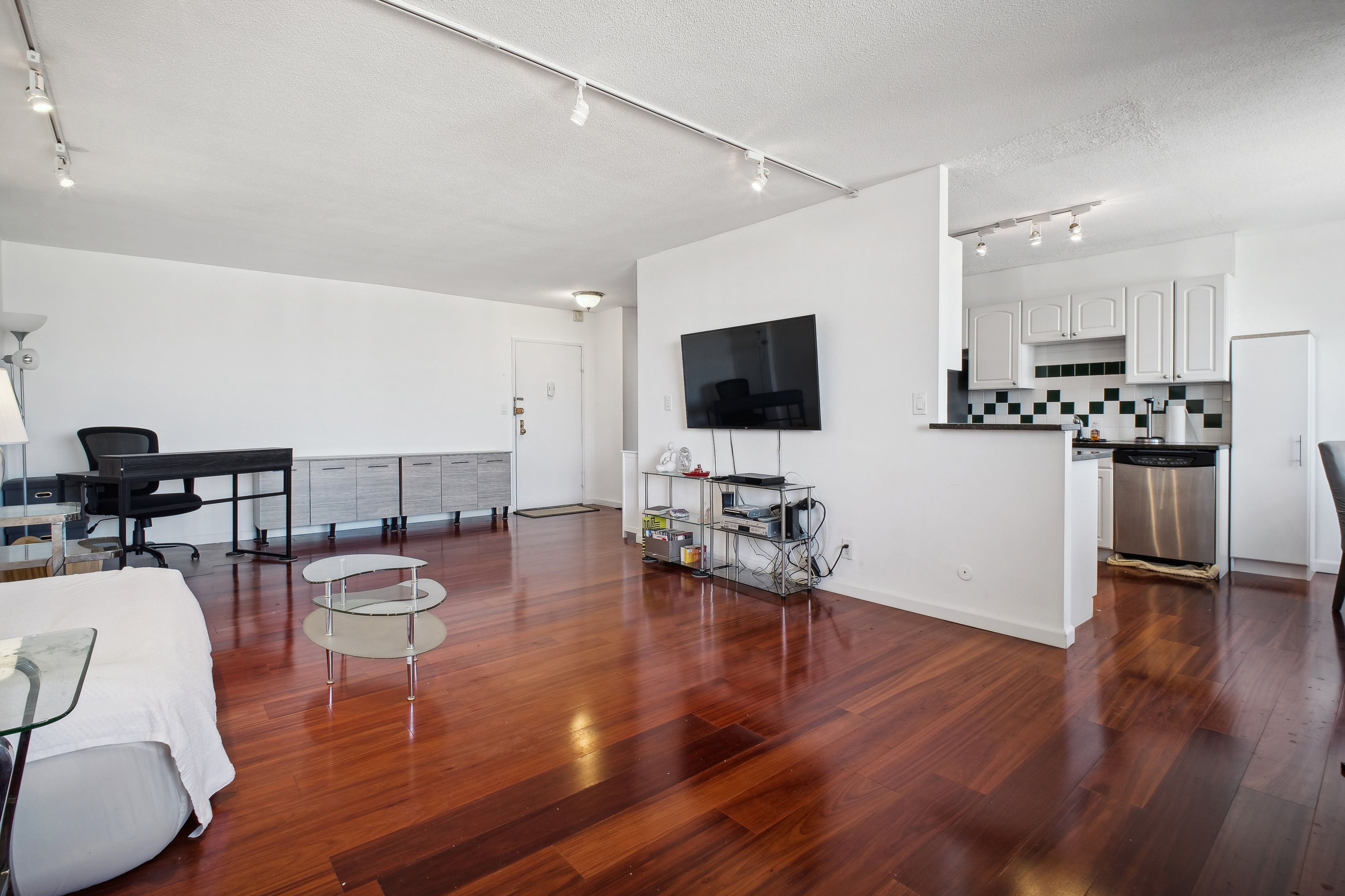 2200 North Central Road Unit# 10 D