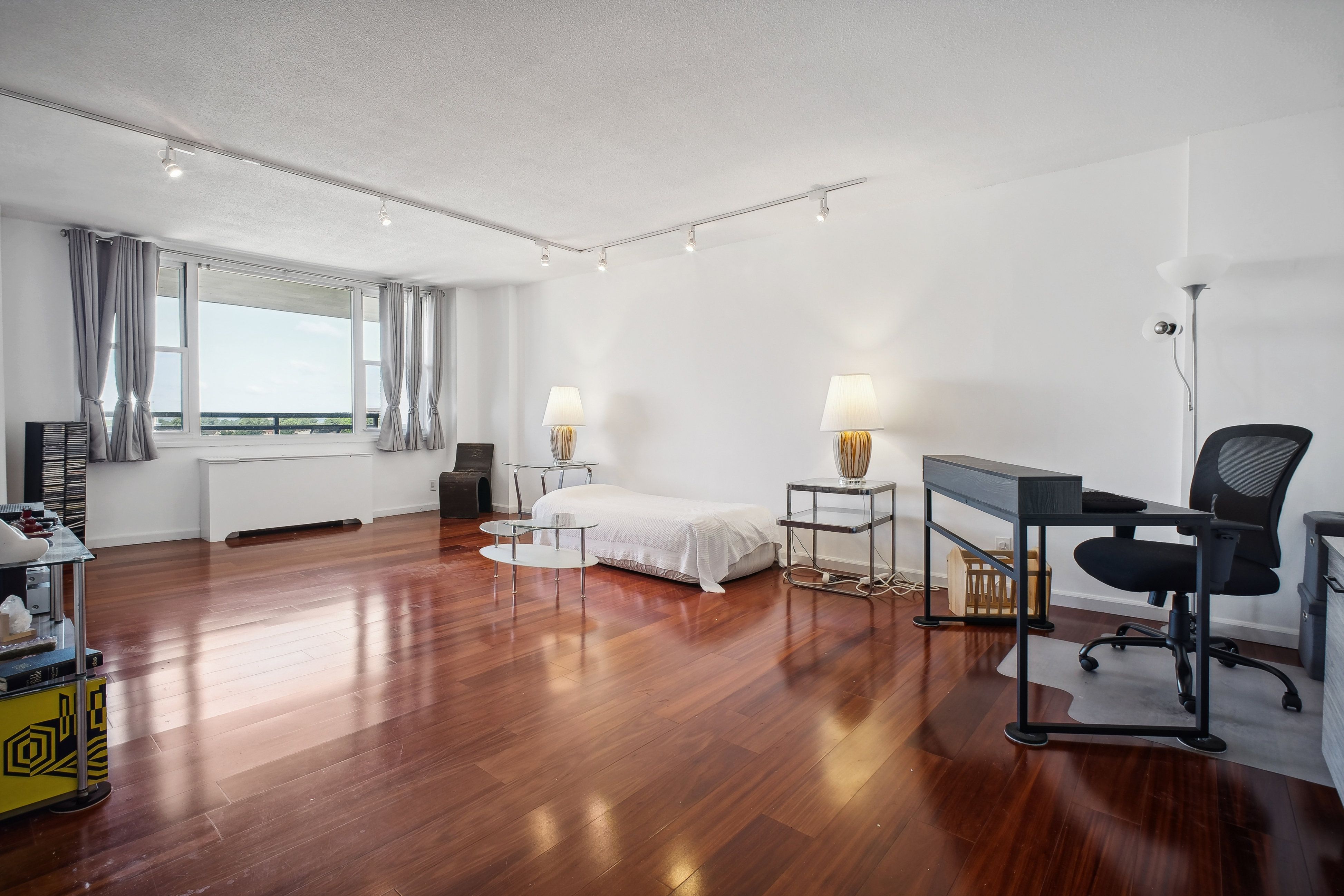 2200 North Central Road Unit# 10 D