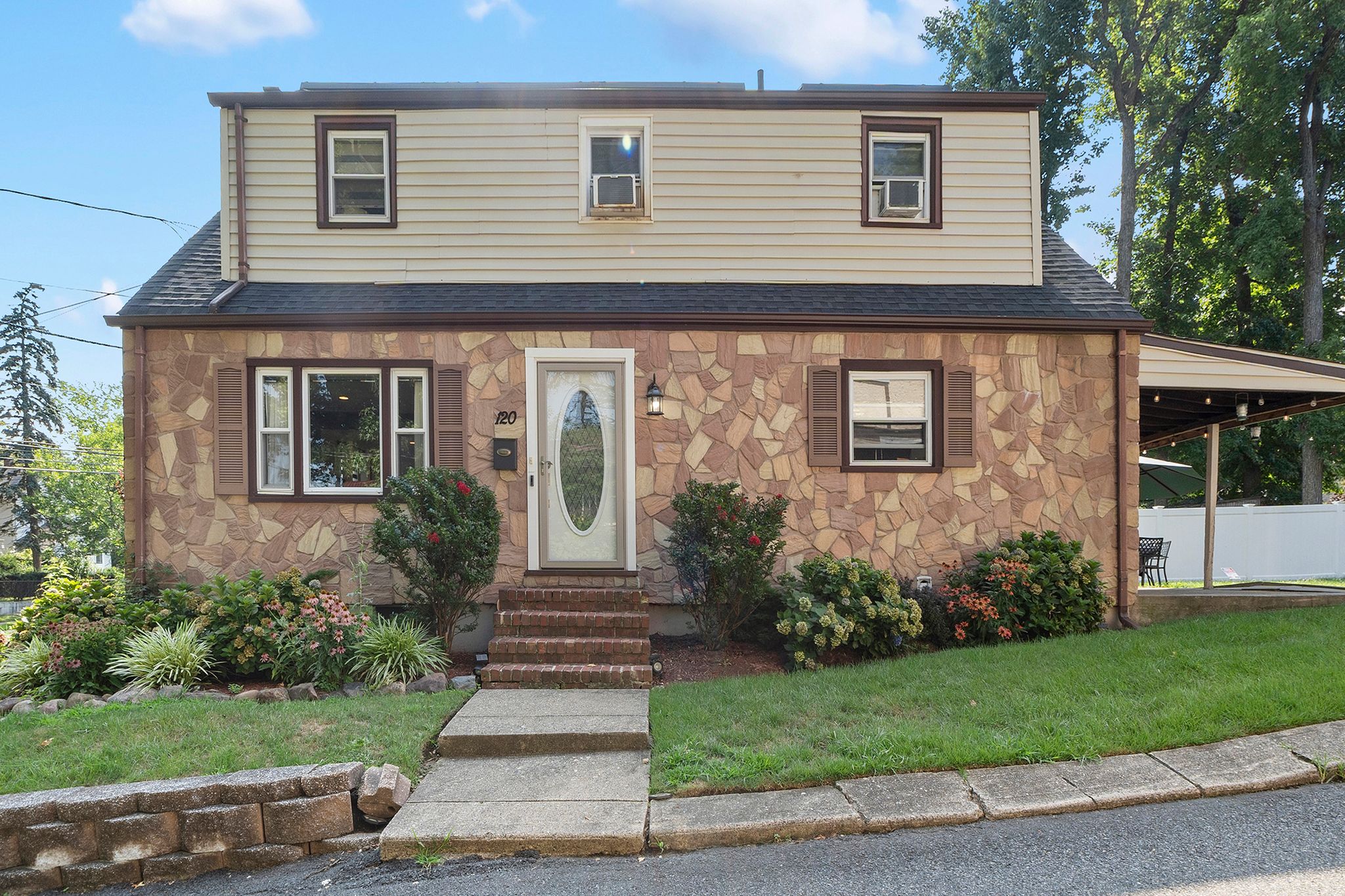 120 W. Englewood Avenue 
