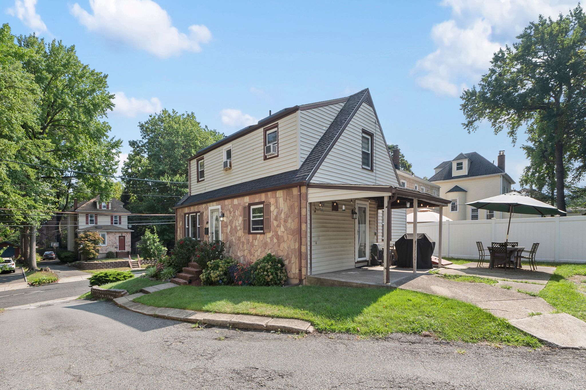 120 W. Englewood Avenue 