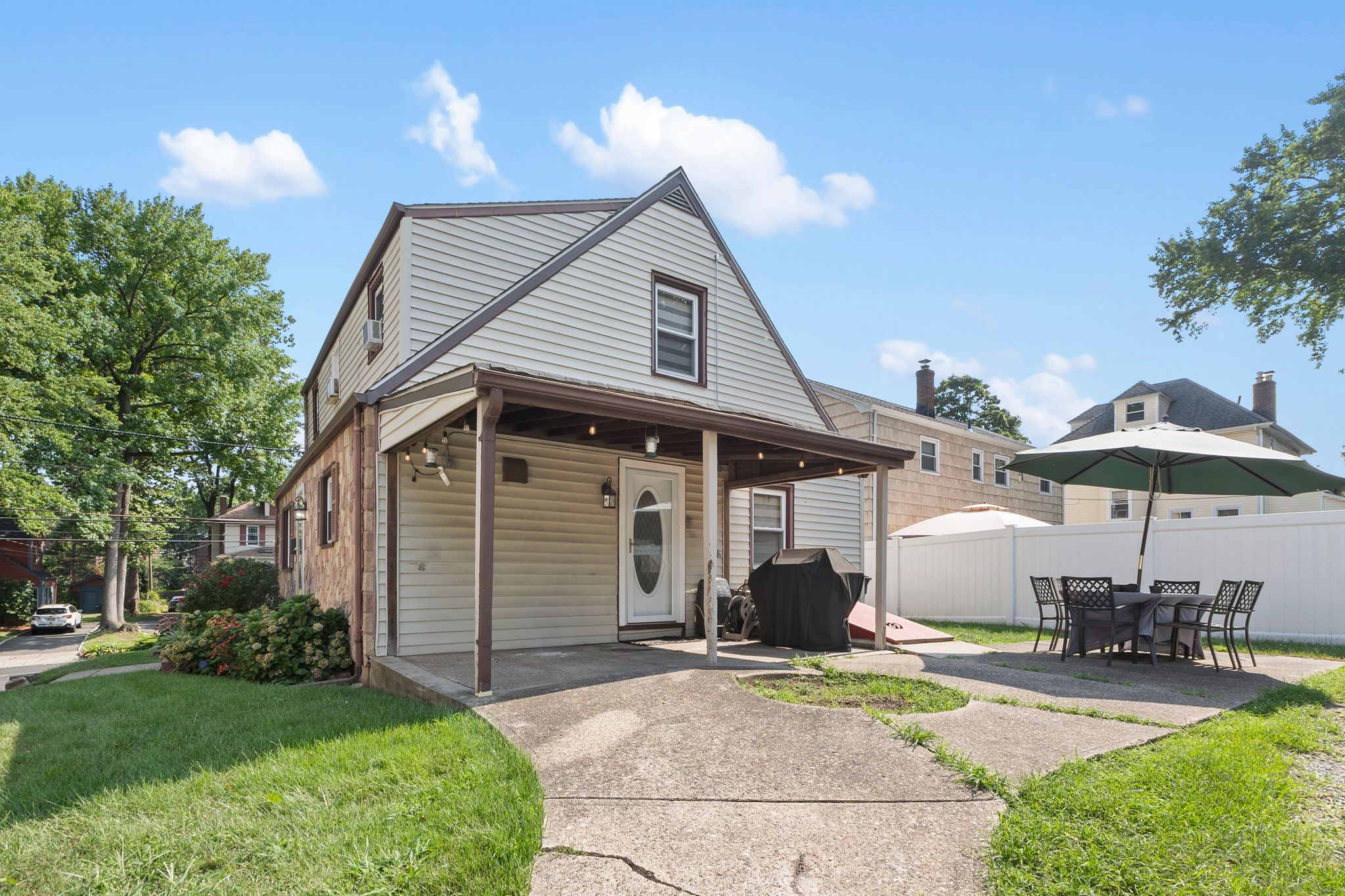 120 W. Englewood Avenue 
