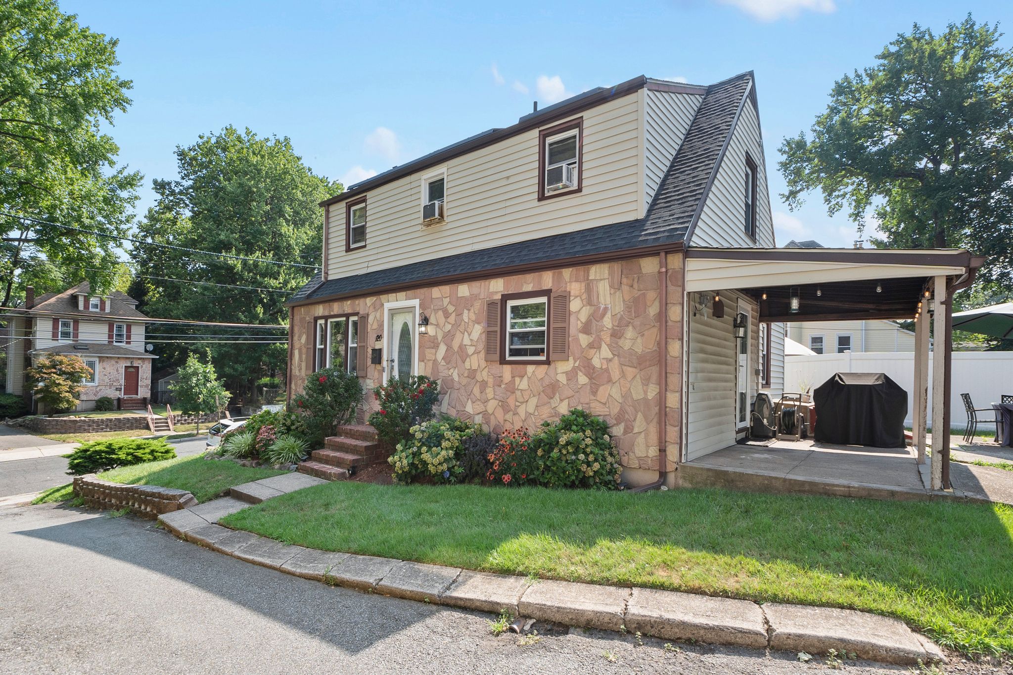 120 W. Englewood Avenue 