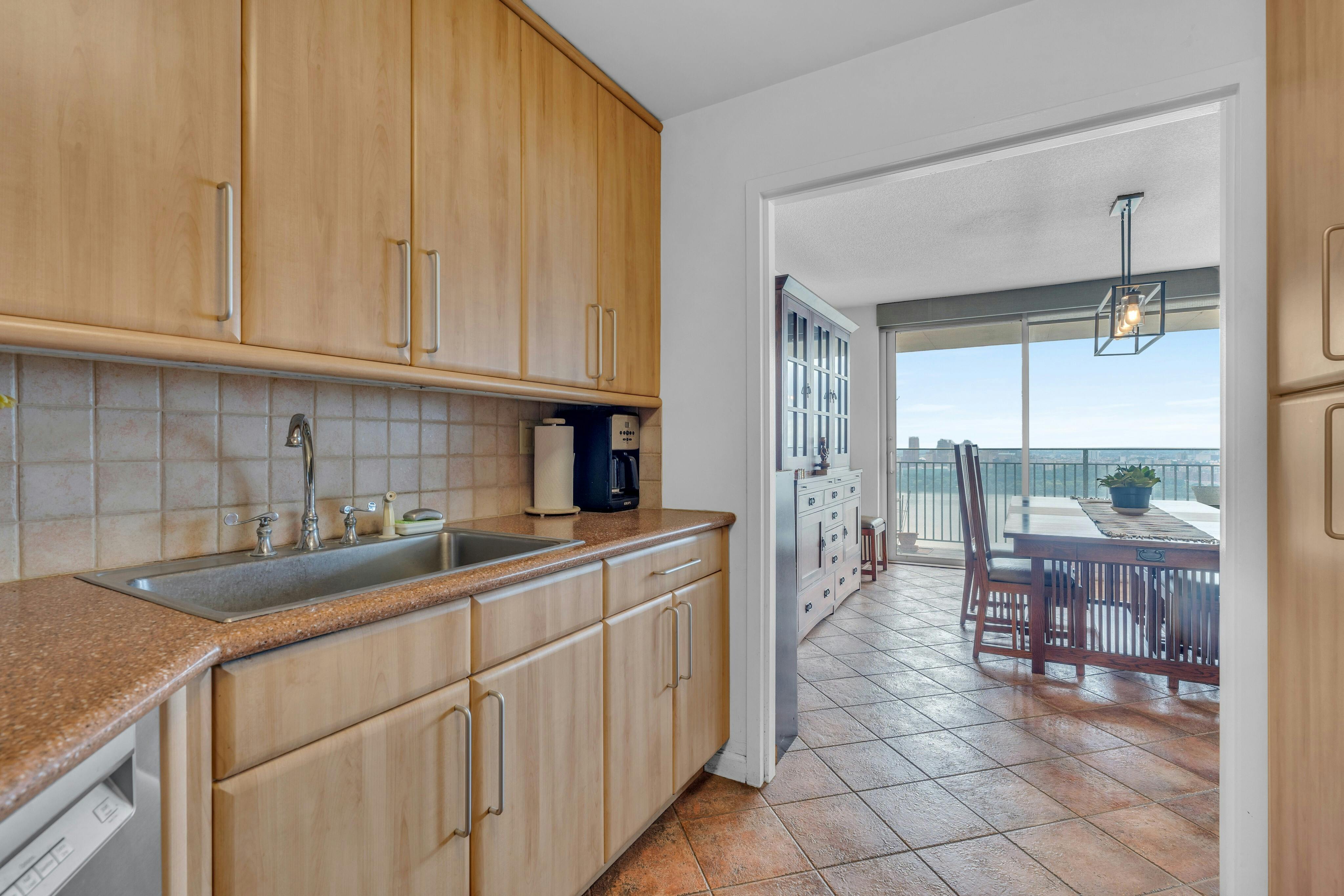 1530 Palisade Avenue Unit# 11J
