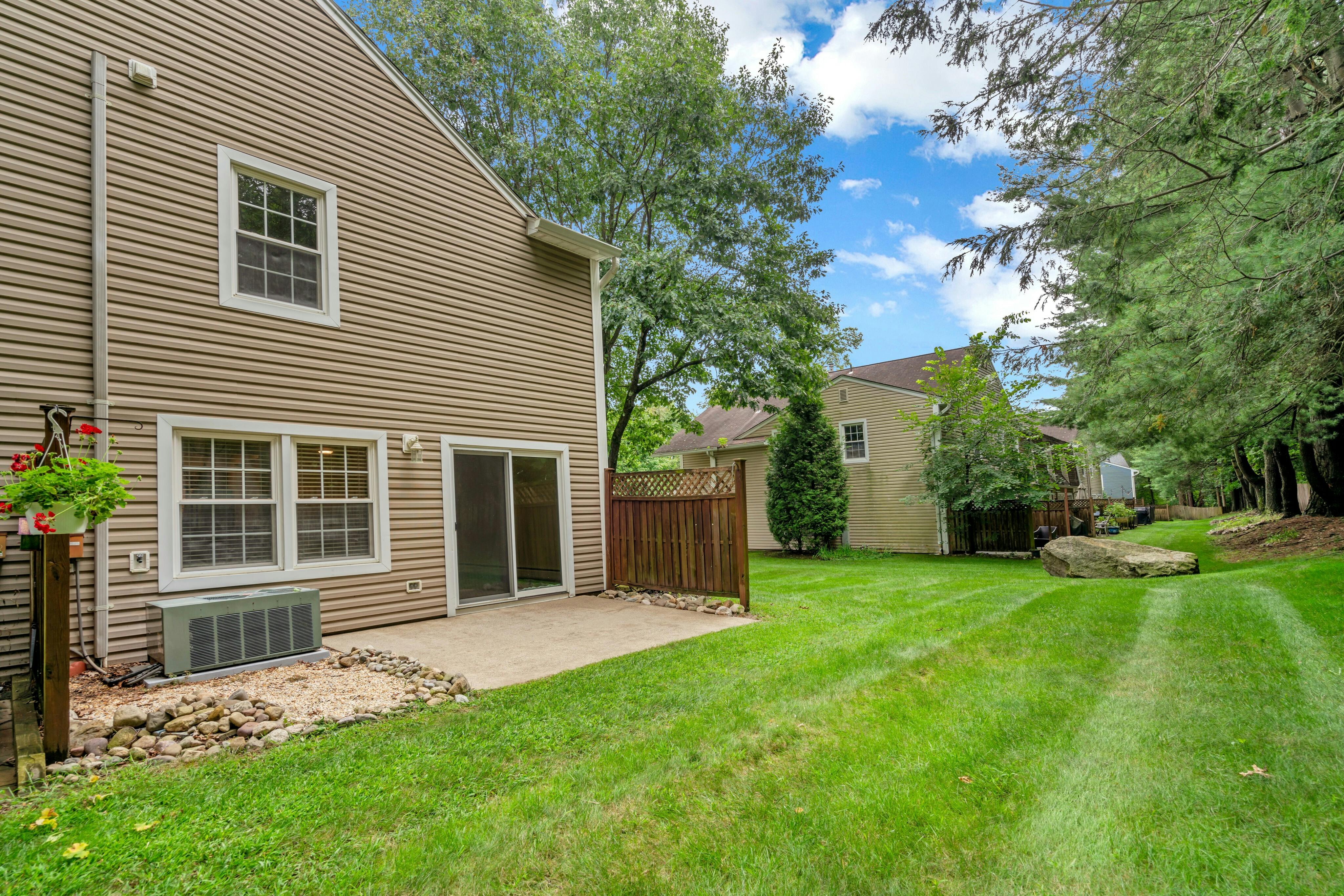26 Crestwood Mews 
