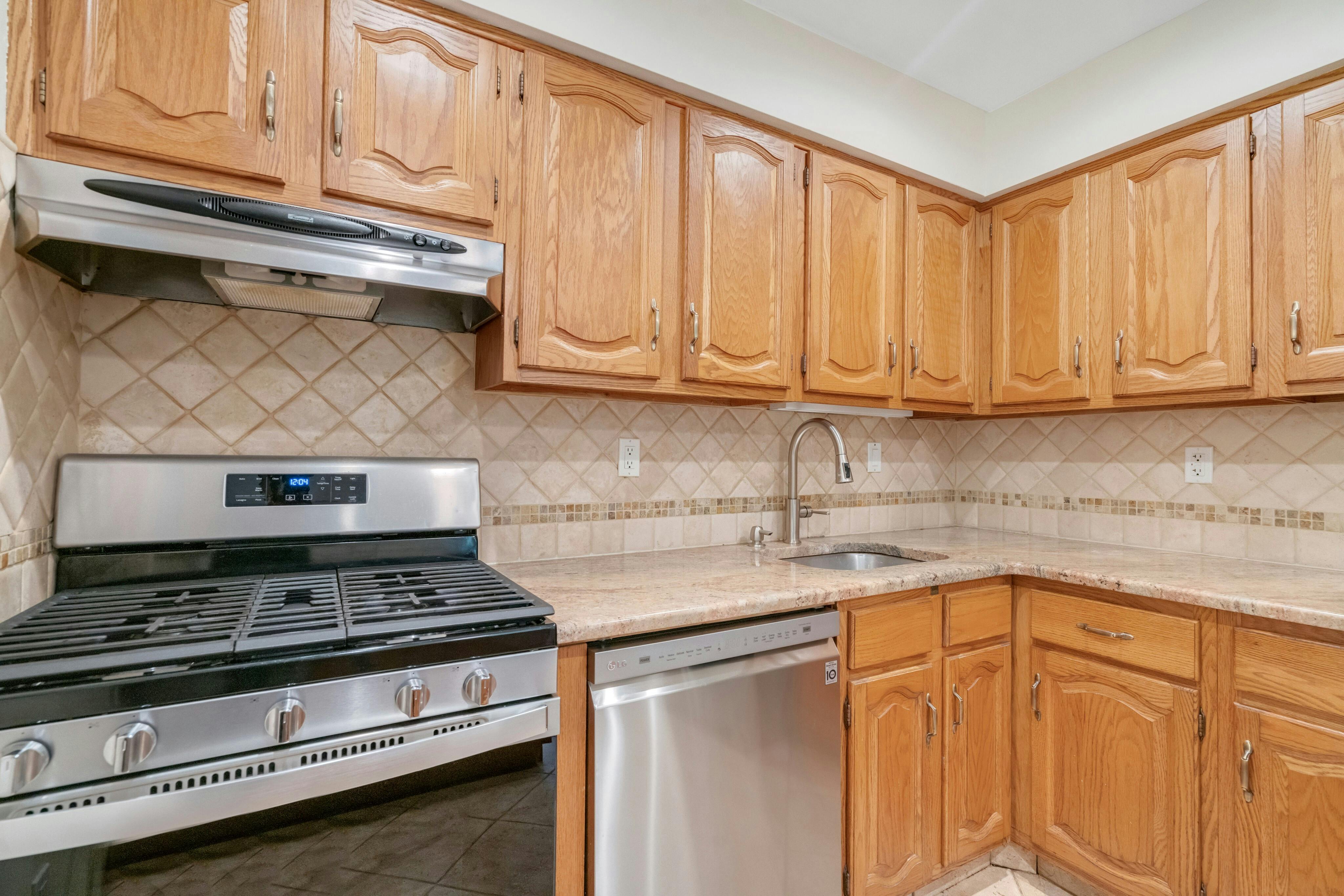 26 Crestwood Mews 