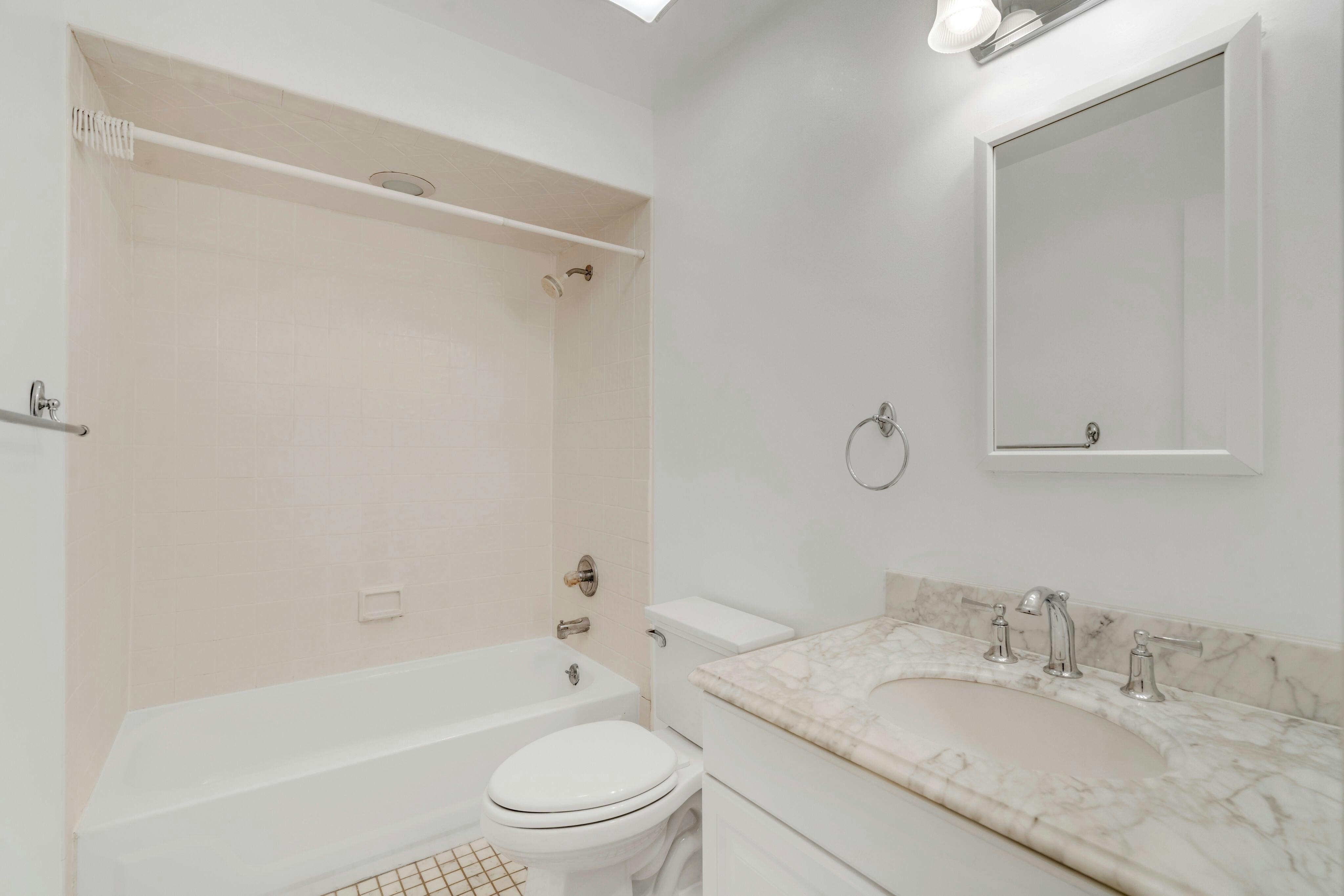 26 Crestwood Mews 