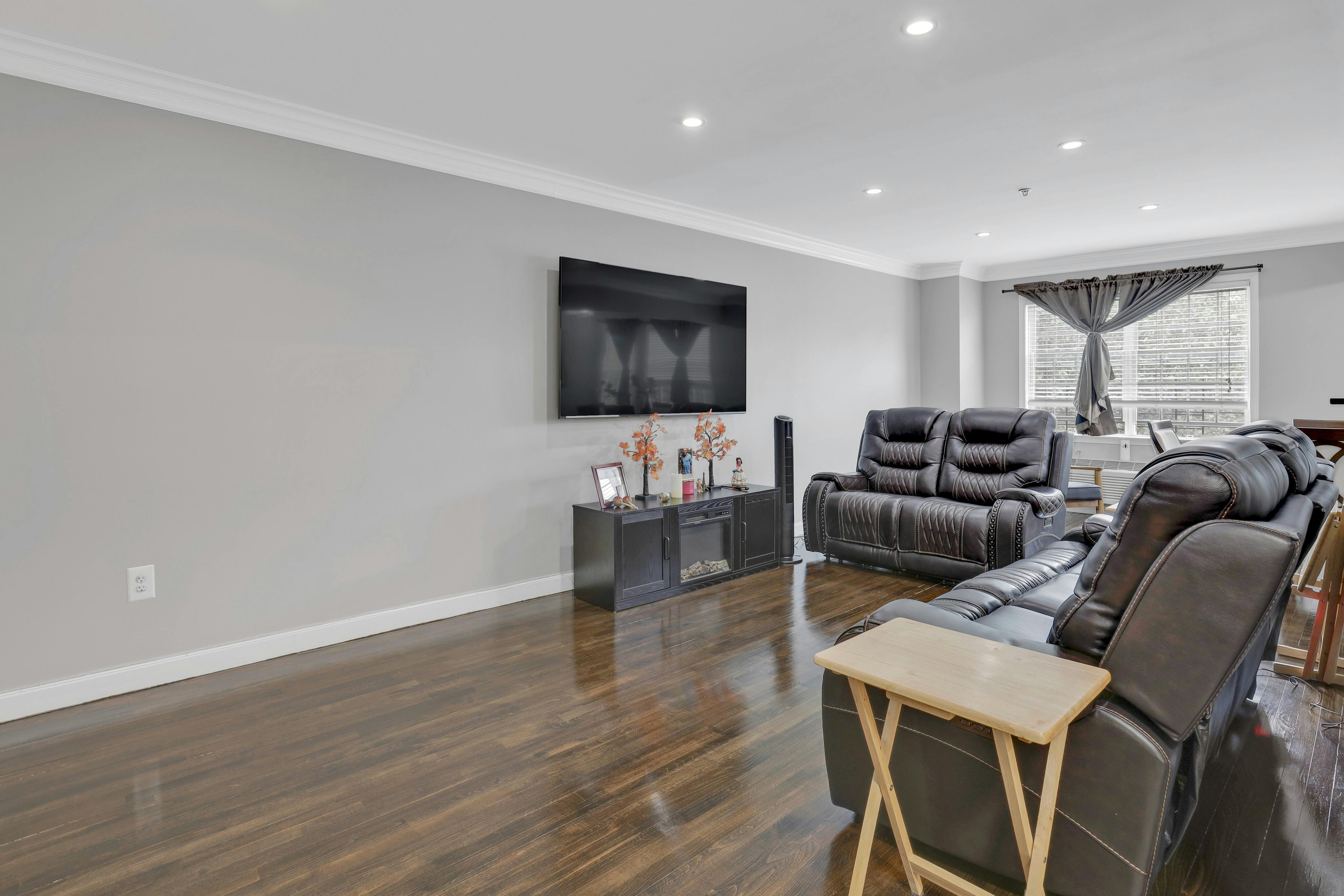 323 Willow Street Unit# 3L