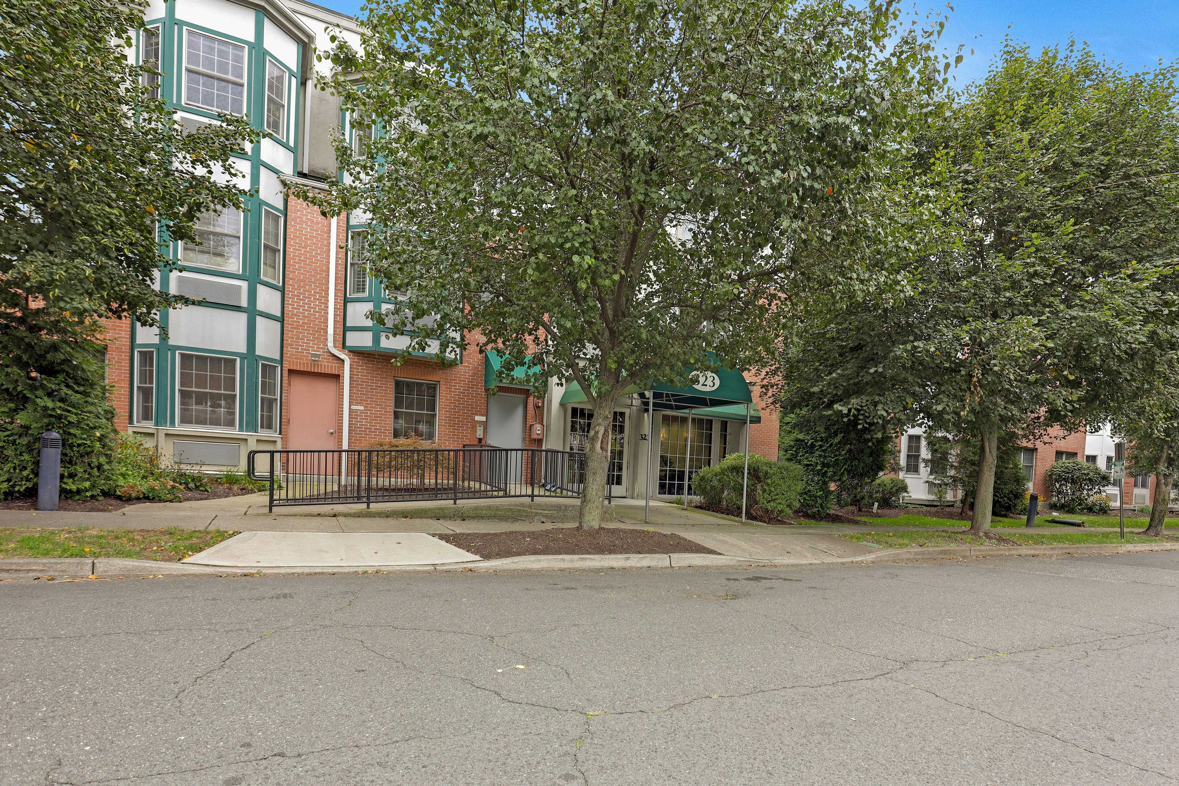 323 Willow Street Unit# 3L