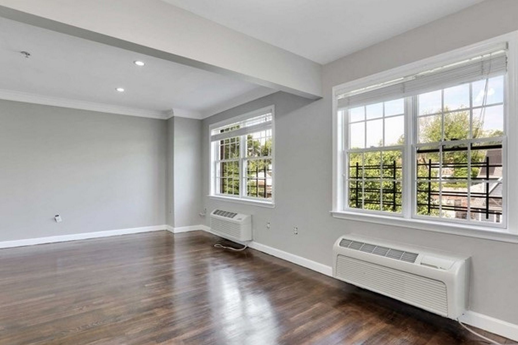323 Willow Street Unit# 3L