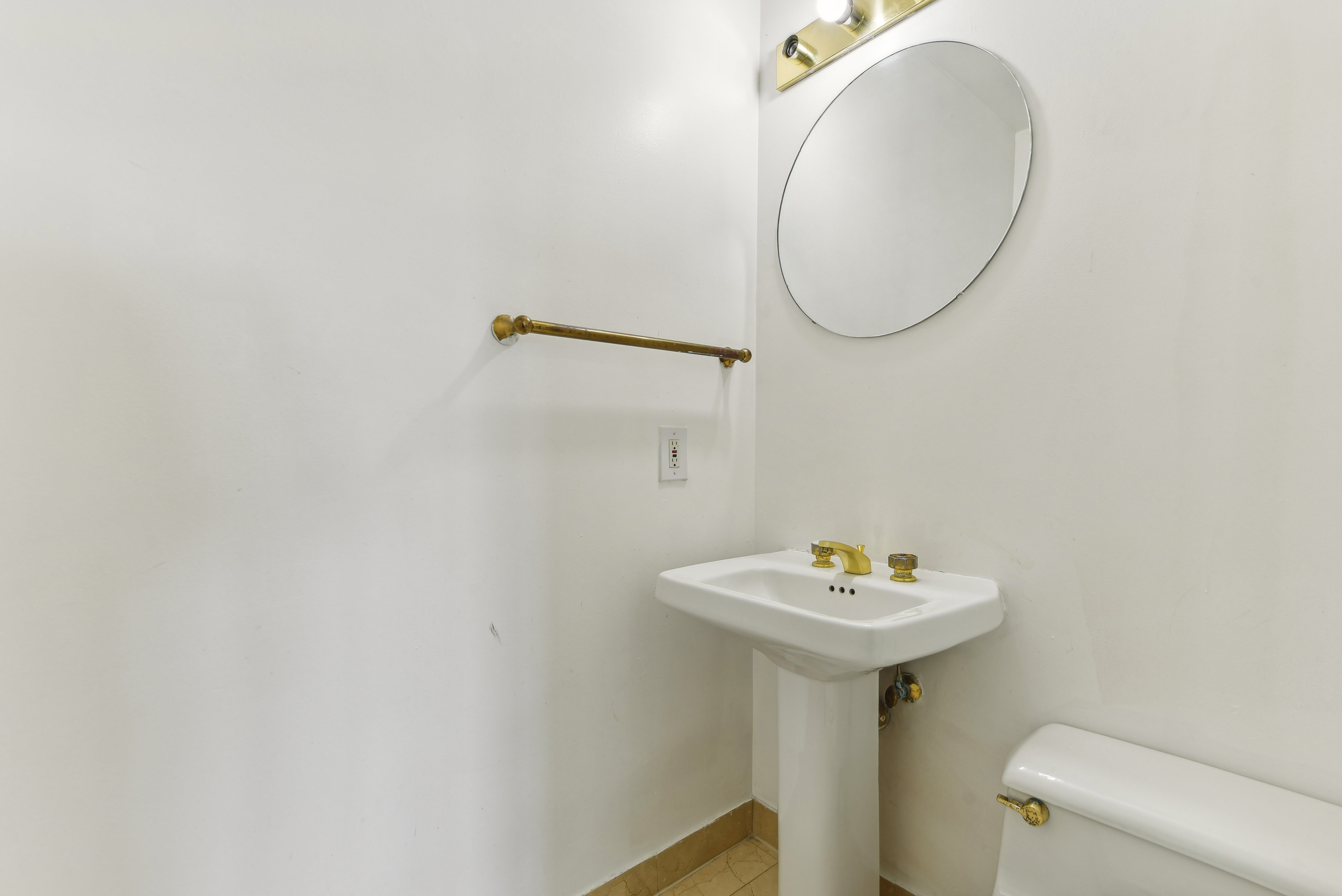 100 Carlyle Drive Unit# 7Ds