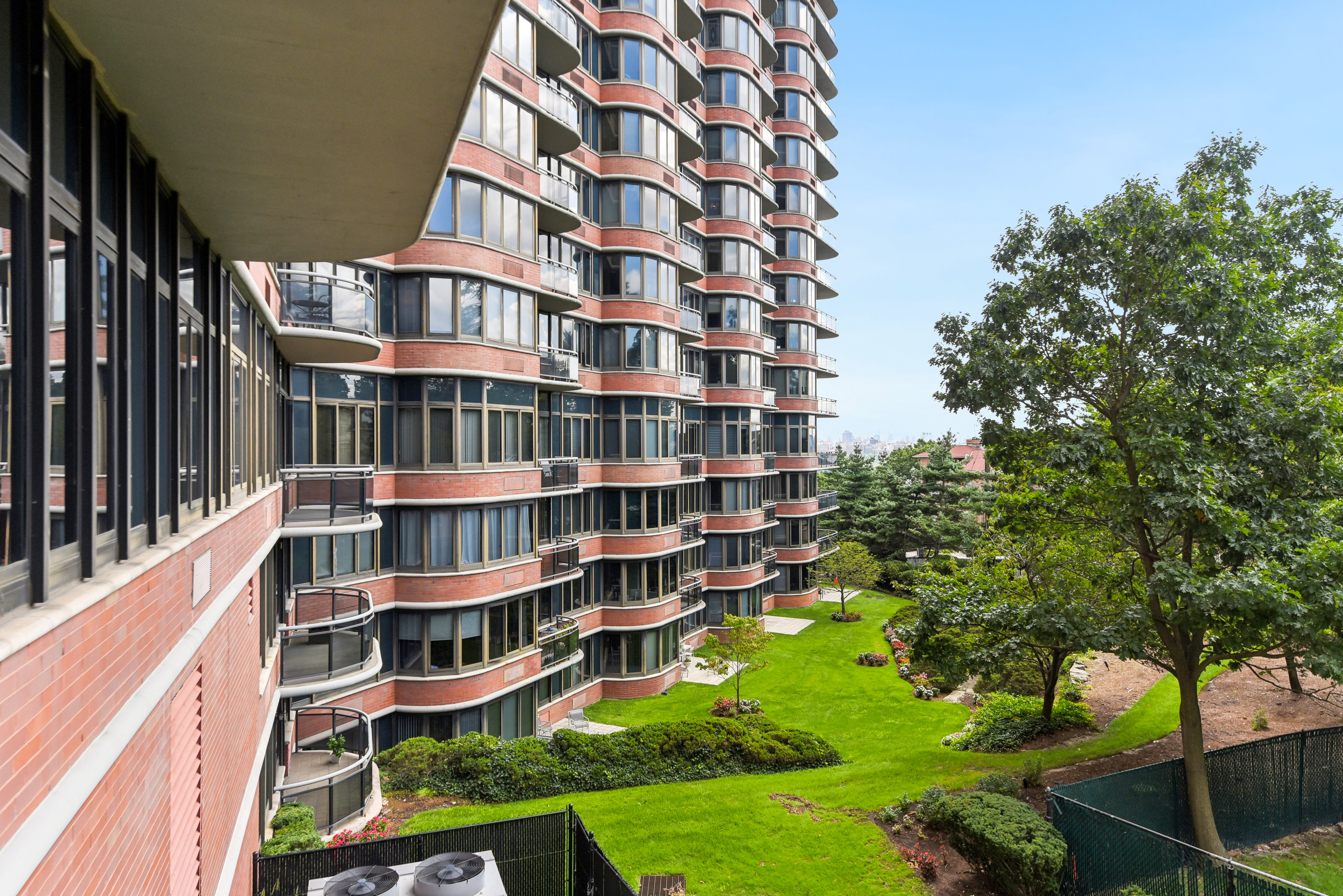 100 Carlyle Drive Unit# 7Ds