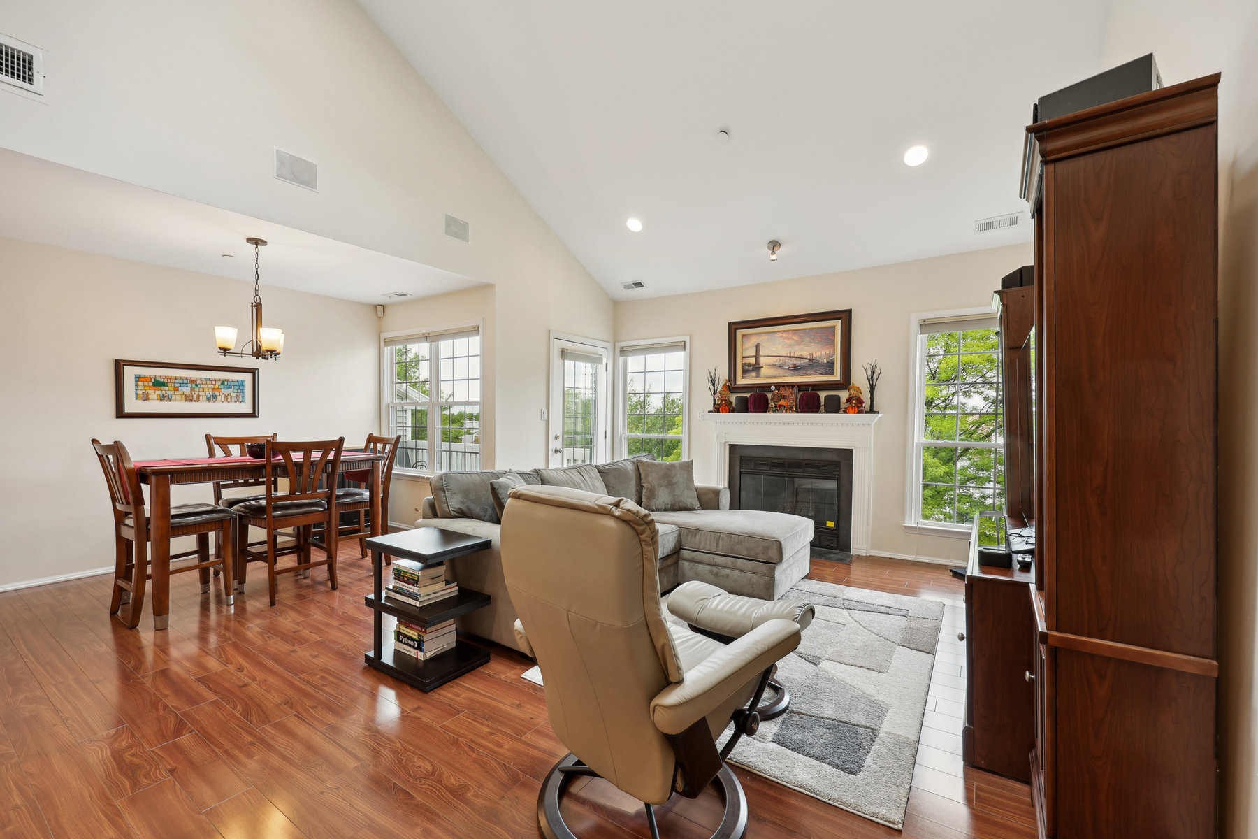 35 Markham Circle 