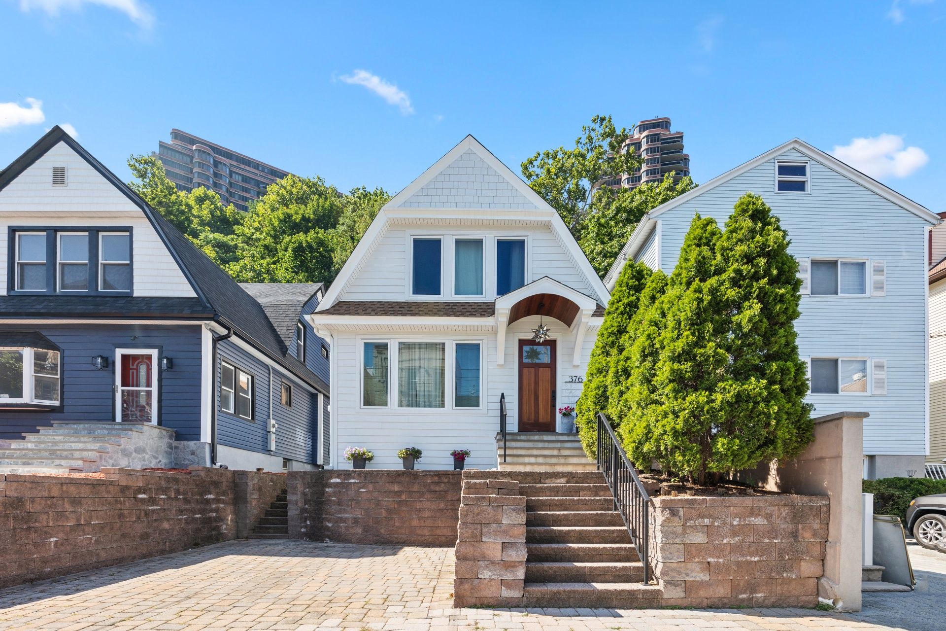 376 Undercliff Avenue 