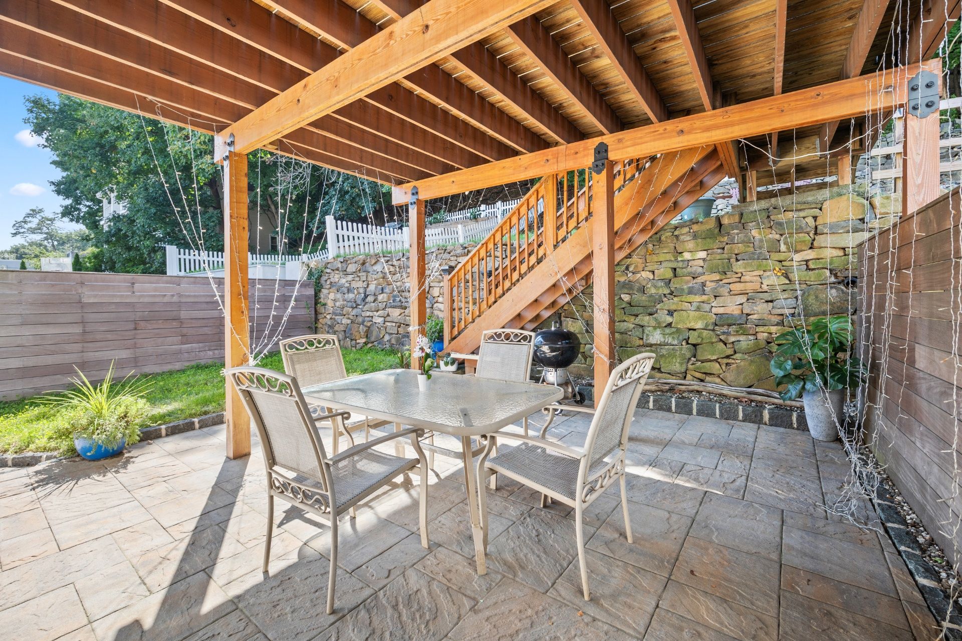 376 Undercliff Avenue 