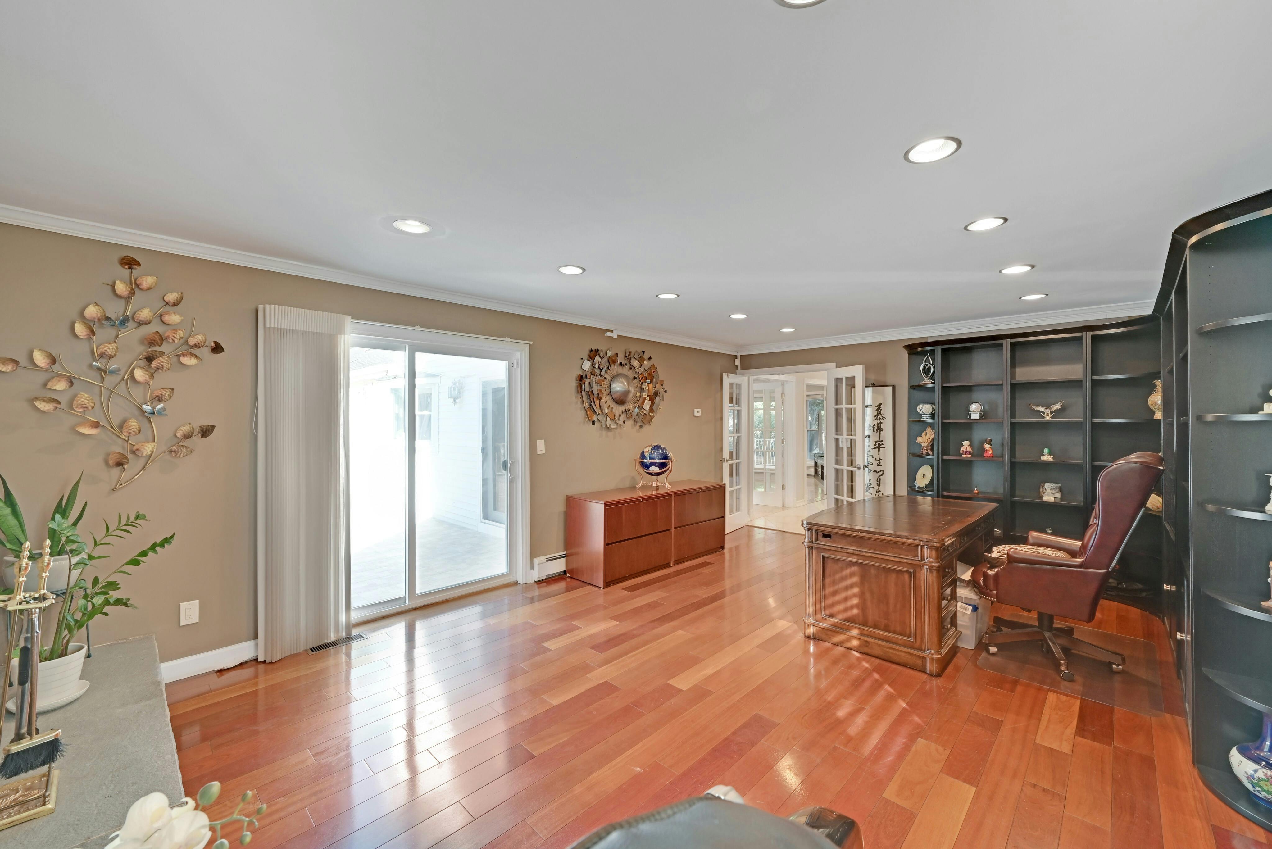 48 Karens Lane 