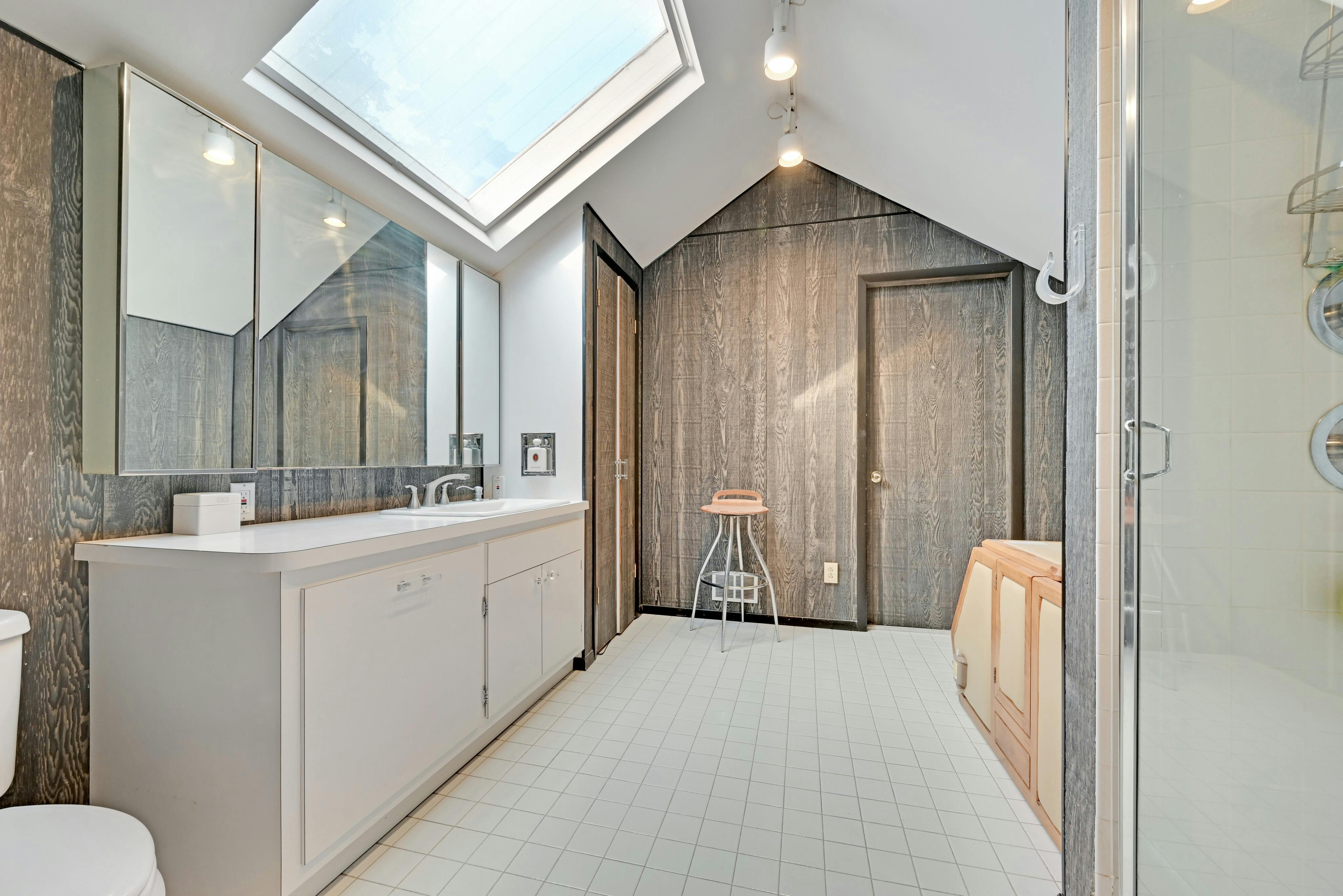 48 Karens Lane 