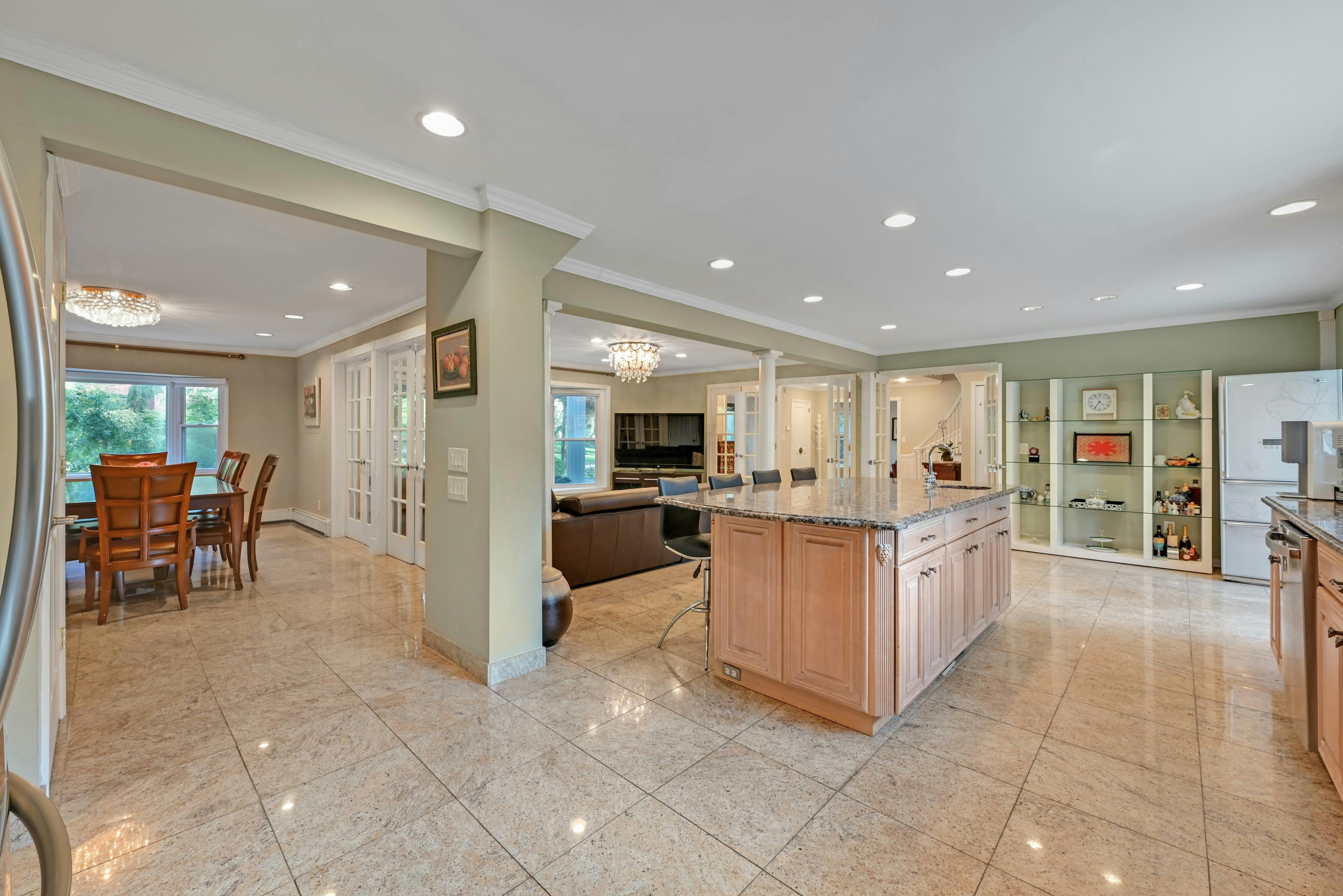 48 Karens Lane 