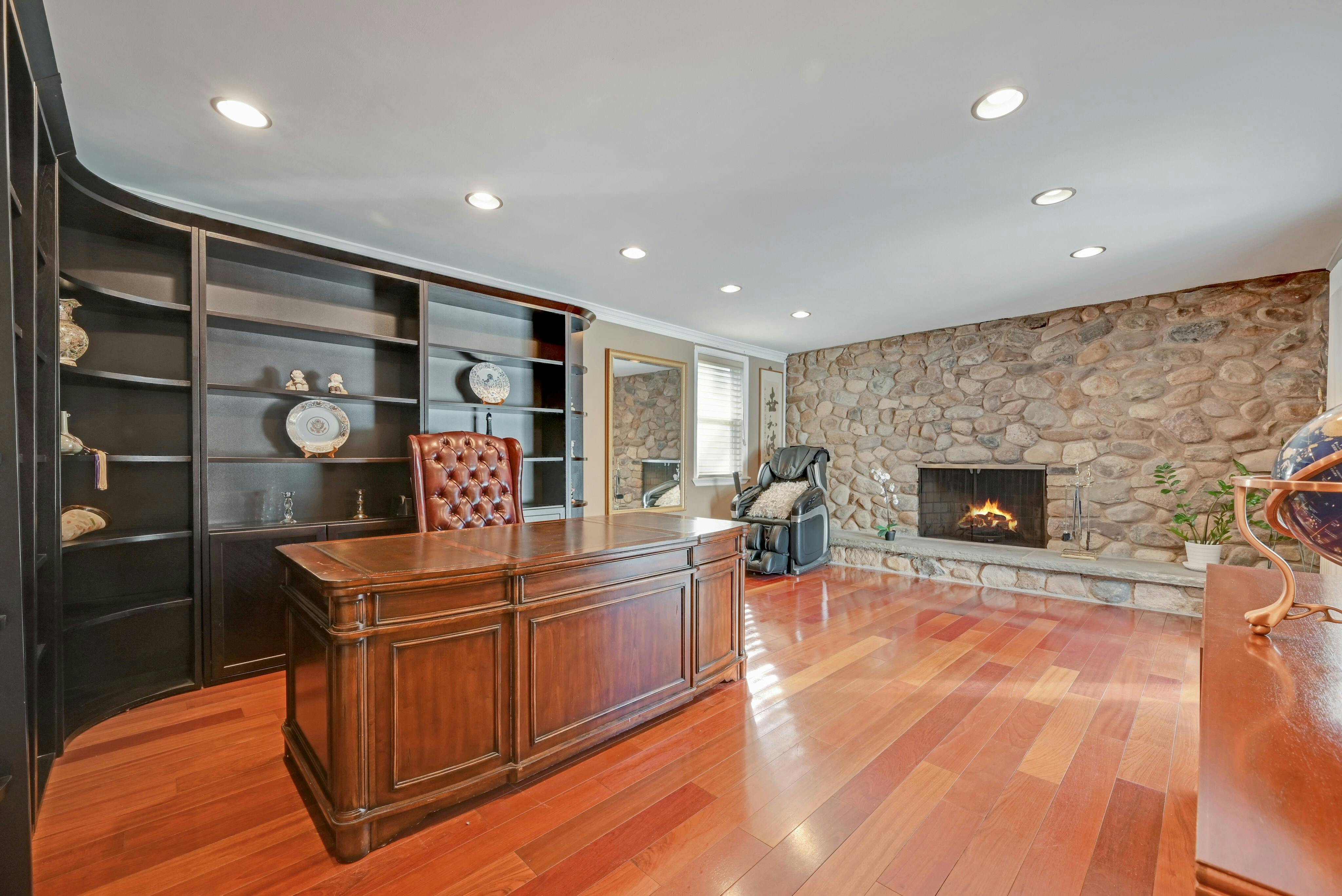 48 Karens Lane 