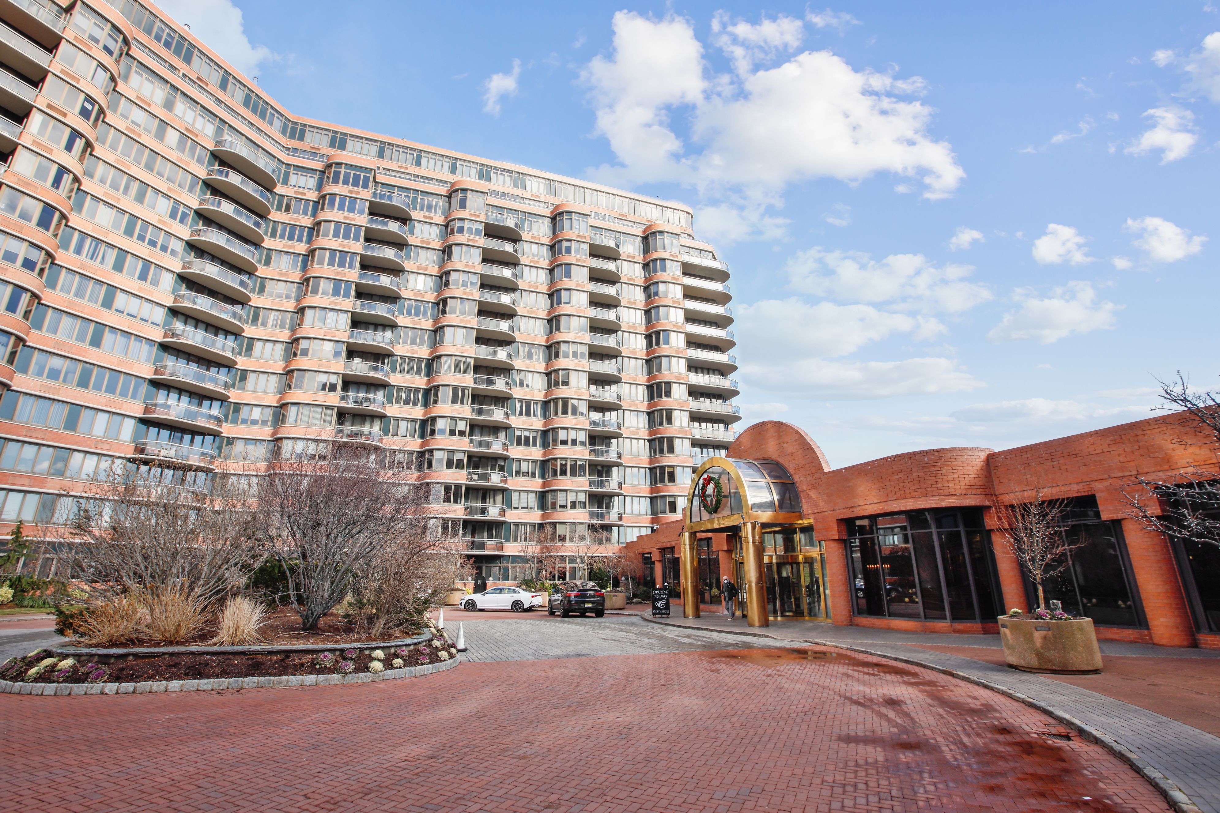 100 Carlyle Drive Unit# 12HN
