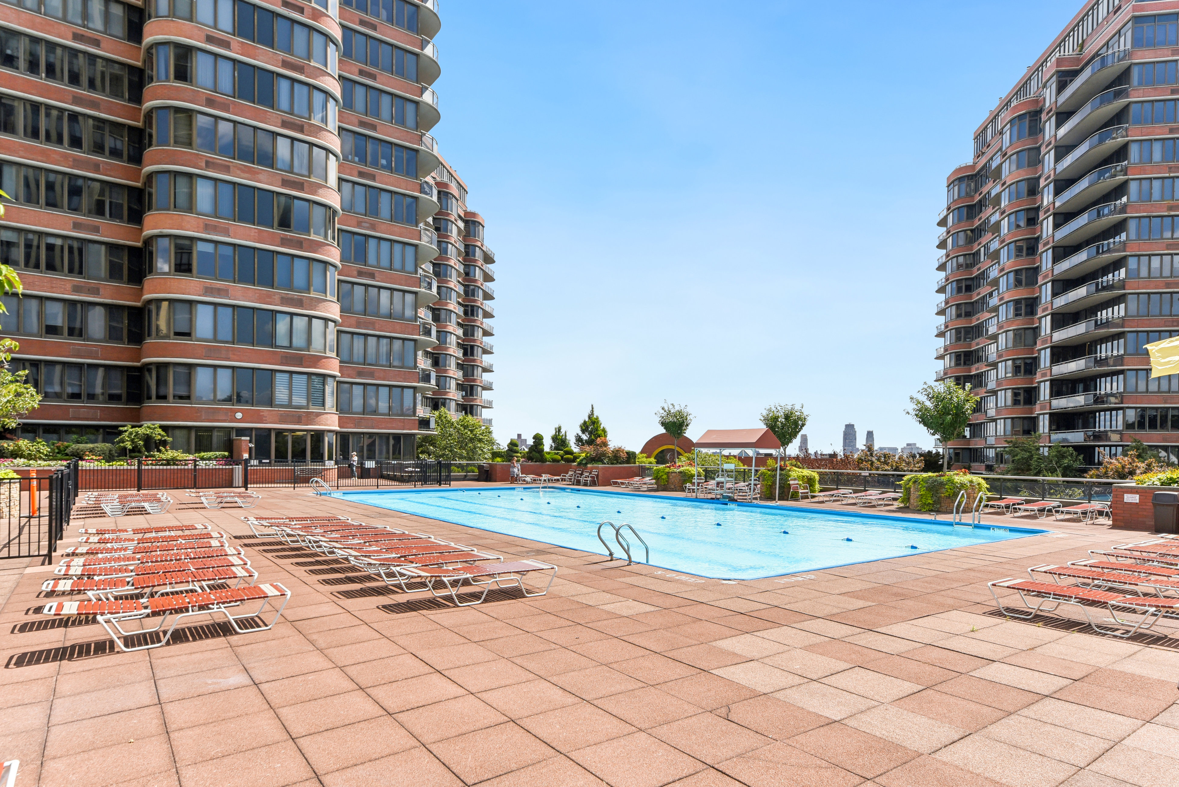 100 Carlyle Drive Unit# 12HN