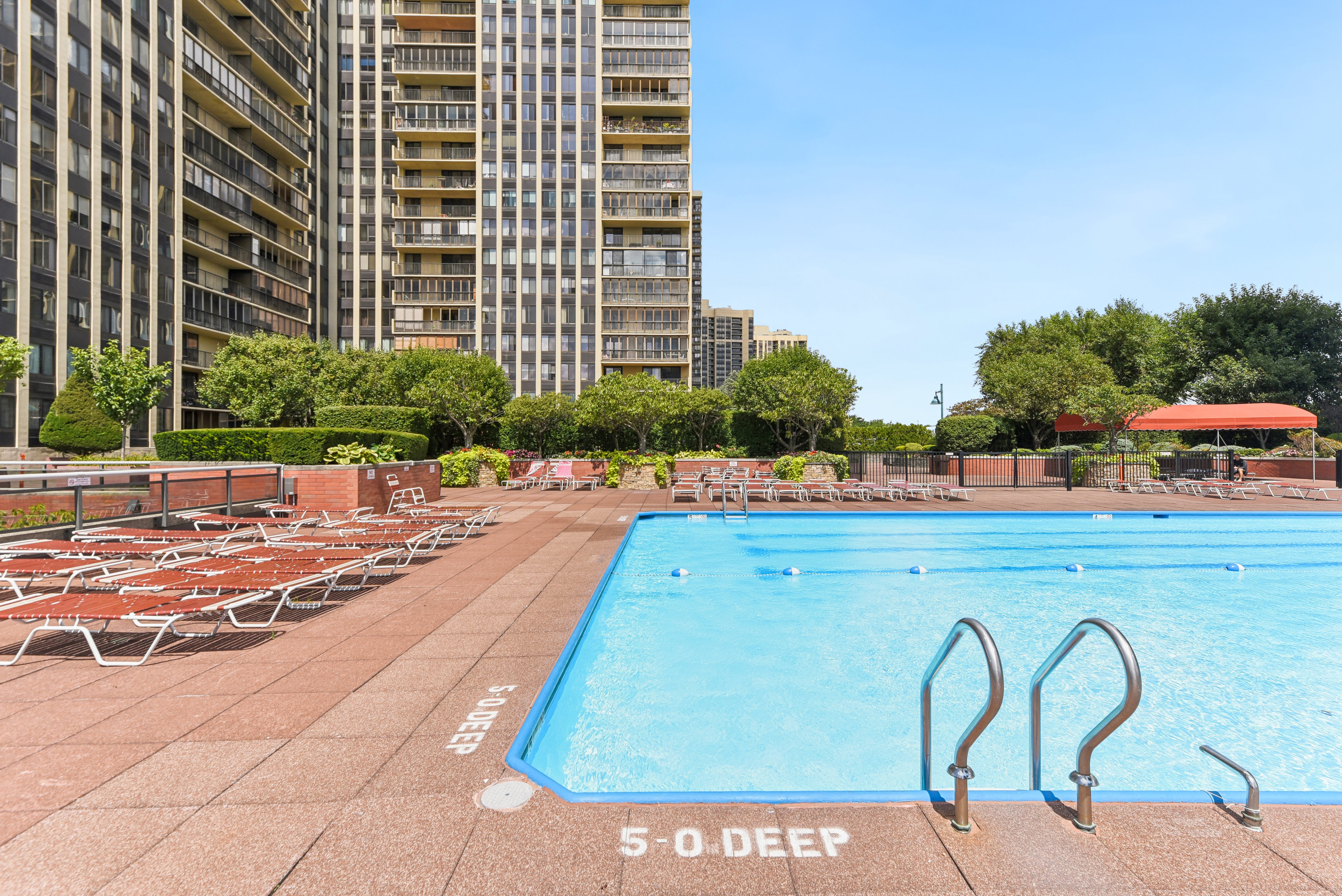 100 Carlyle Drive Unit# 12HN
