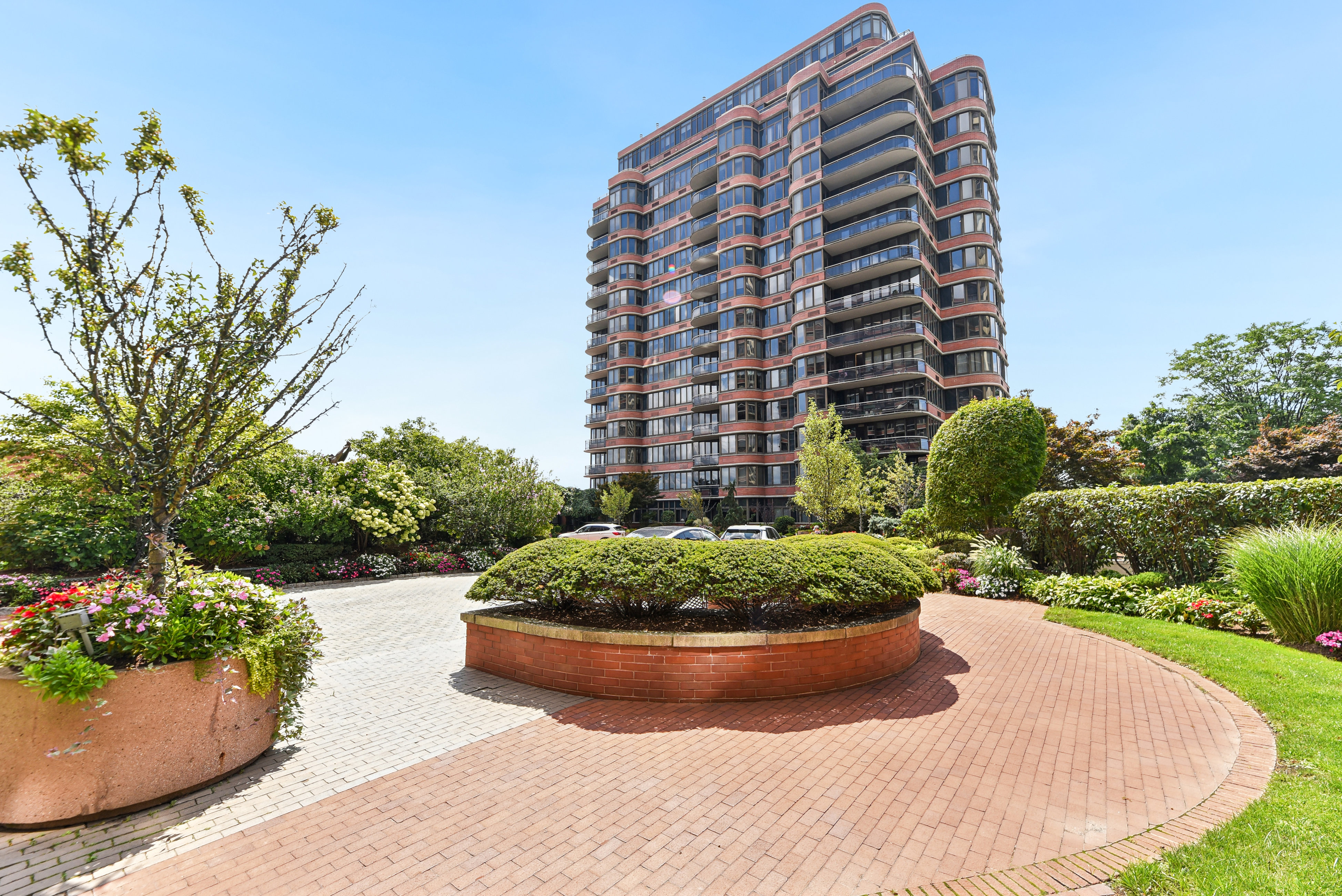 100 Carlyle Drive Unit# 12HN