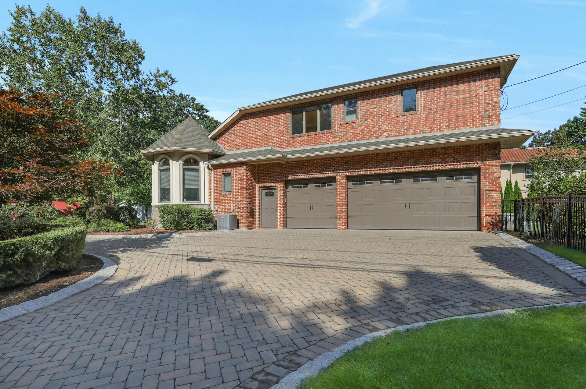 12 Willow Drive 