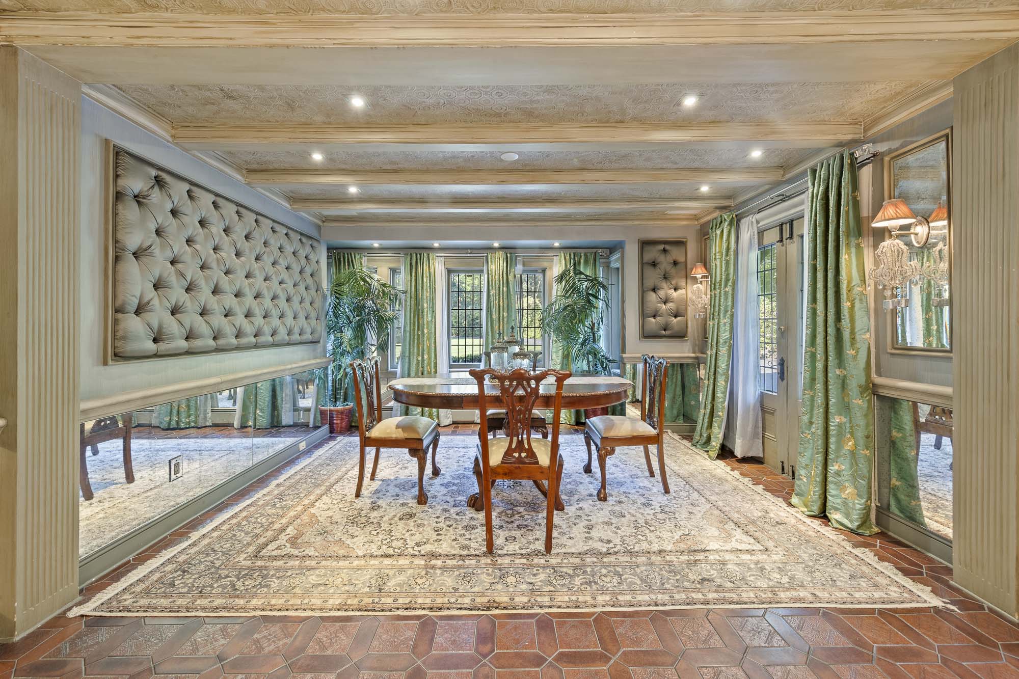 20 Forest Road