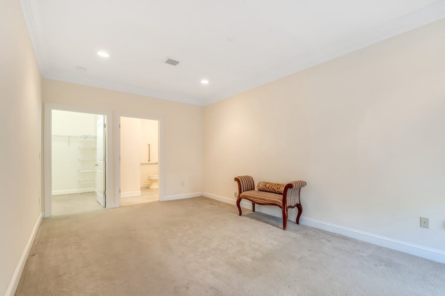 5 Tenakill Park E Unit# 104