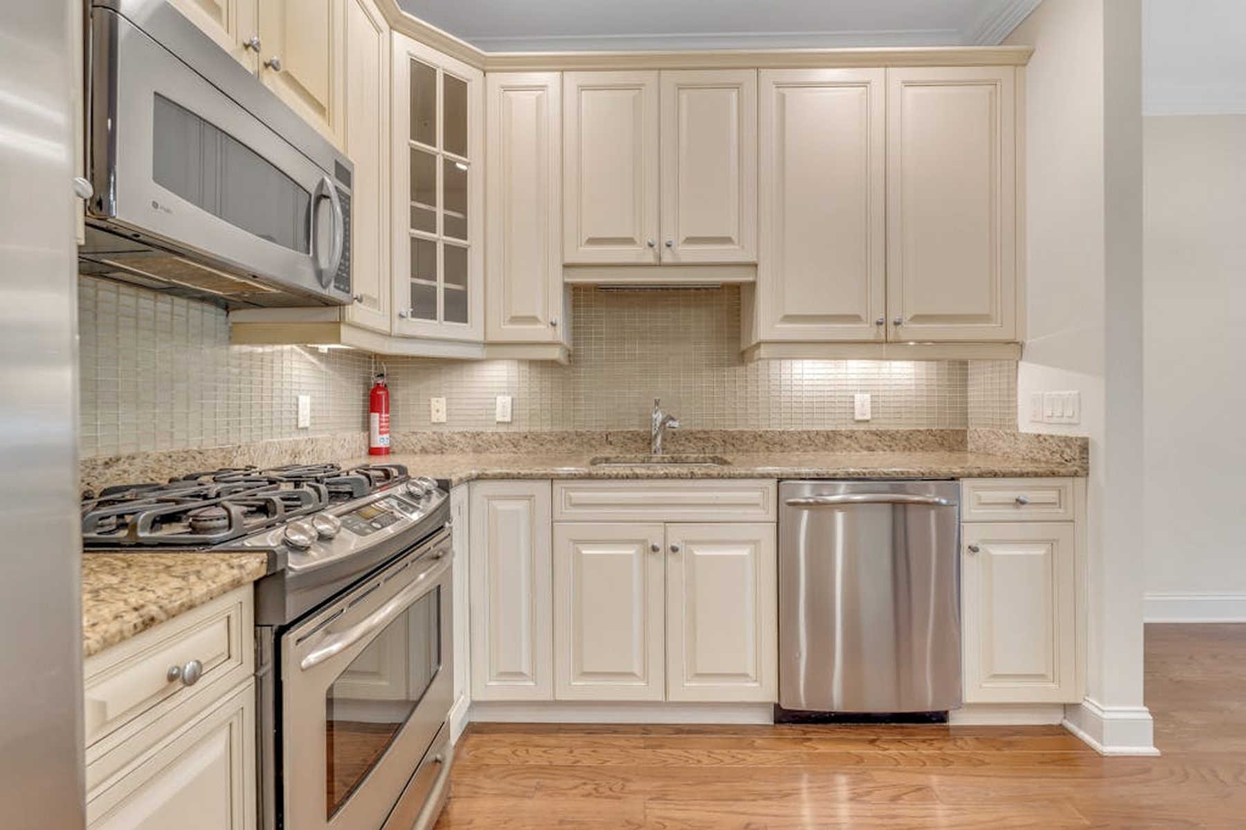 5 Tenakill Park E Unit# 104