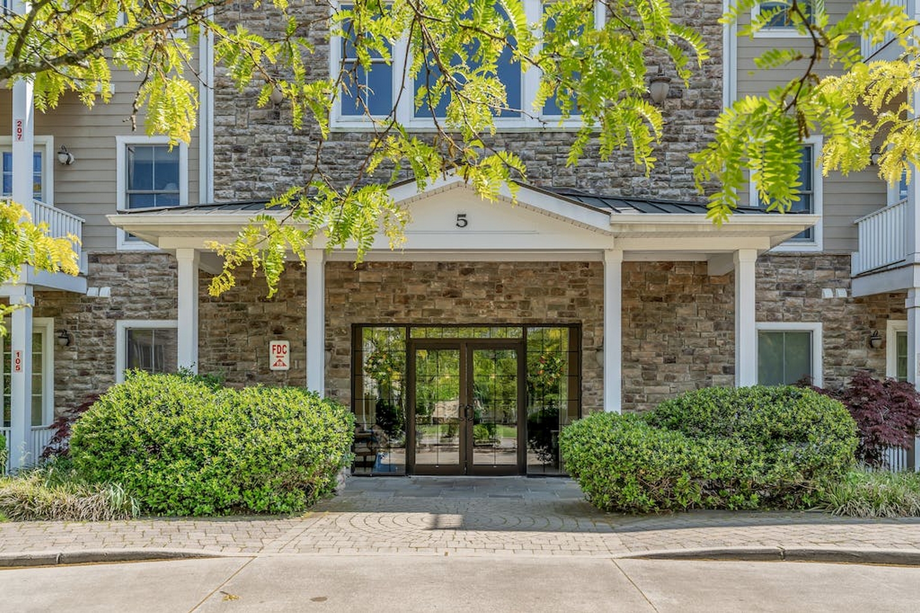 5 Tenakill Park E Unit# 104