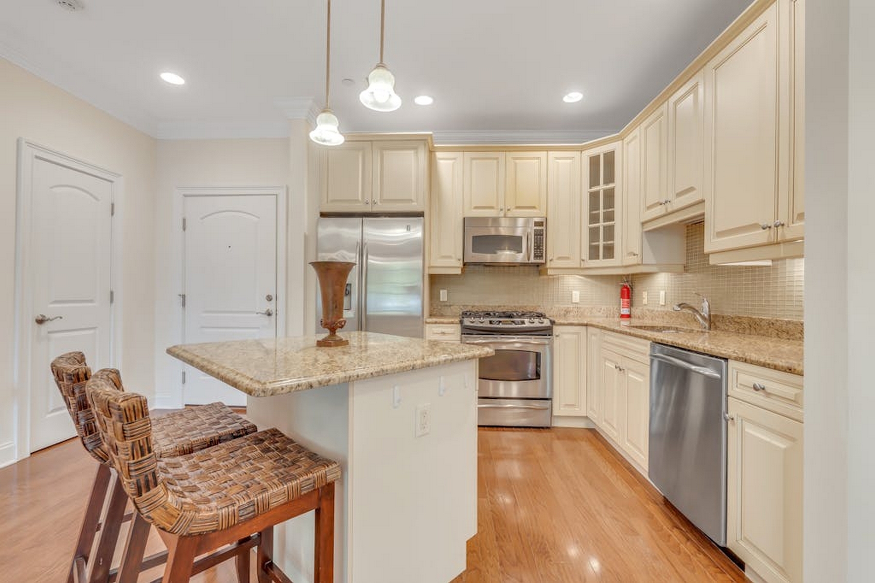 5 Tenakill Park E Unit# 104