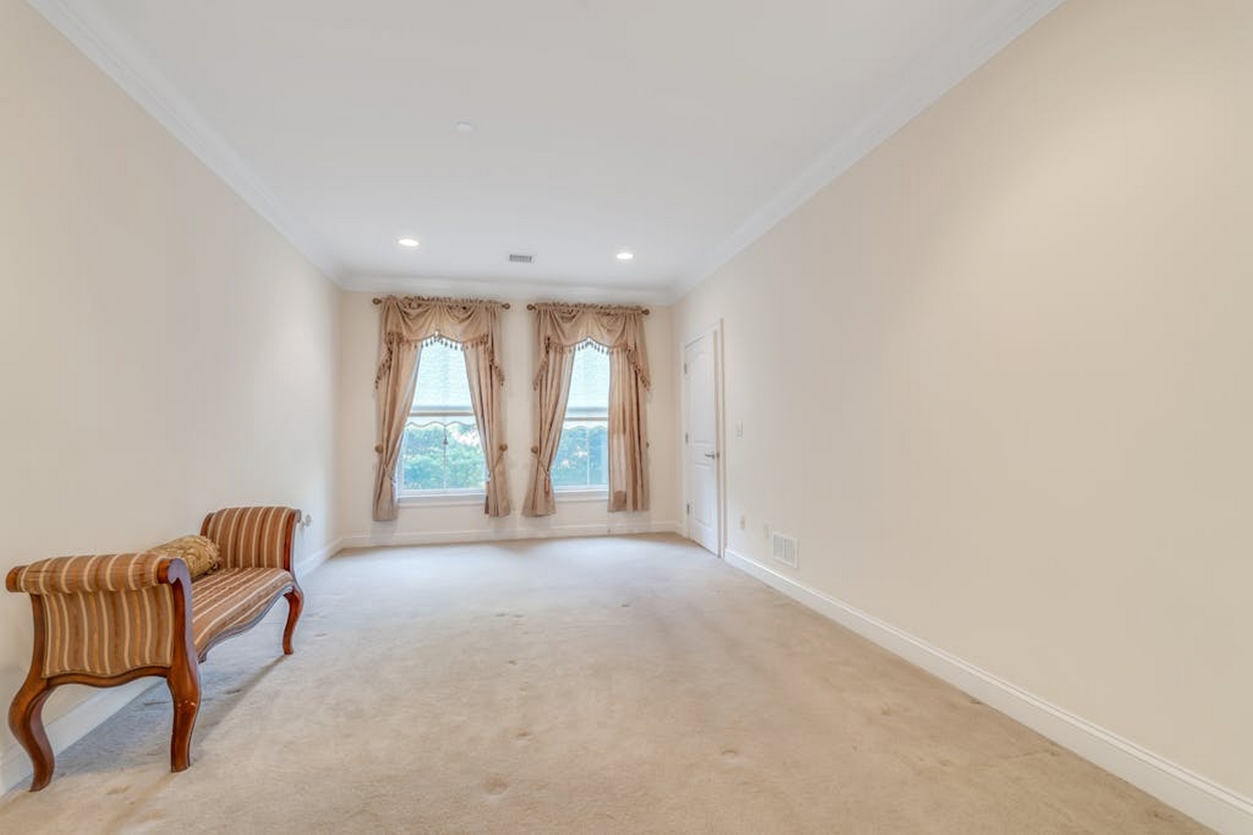 5 Tenakill Park E Unit# 104