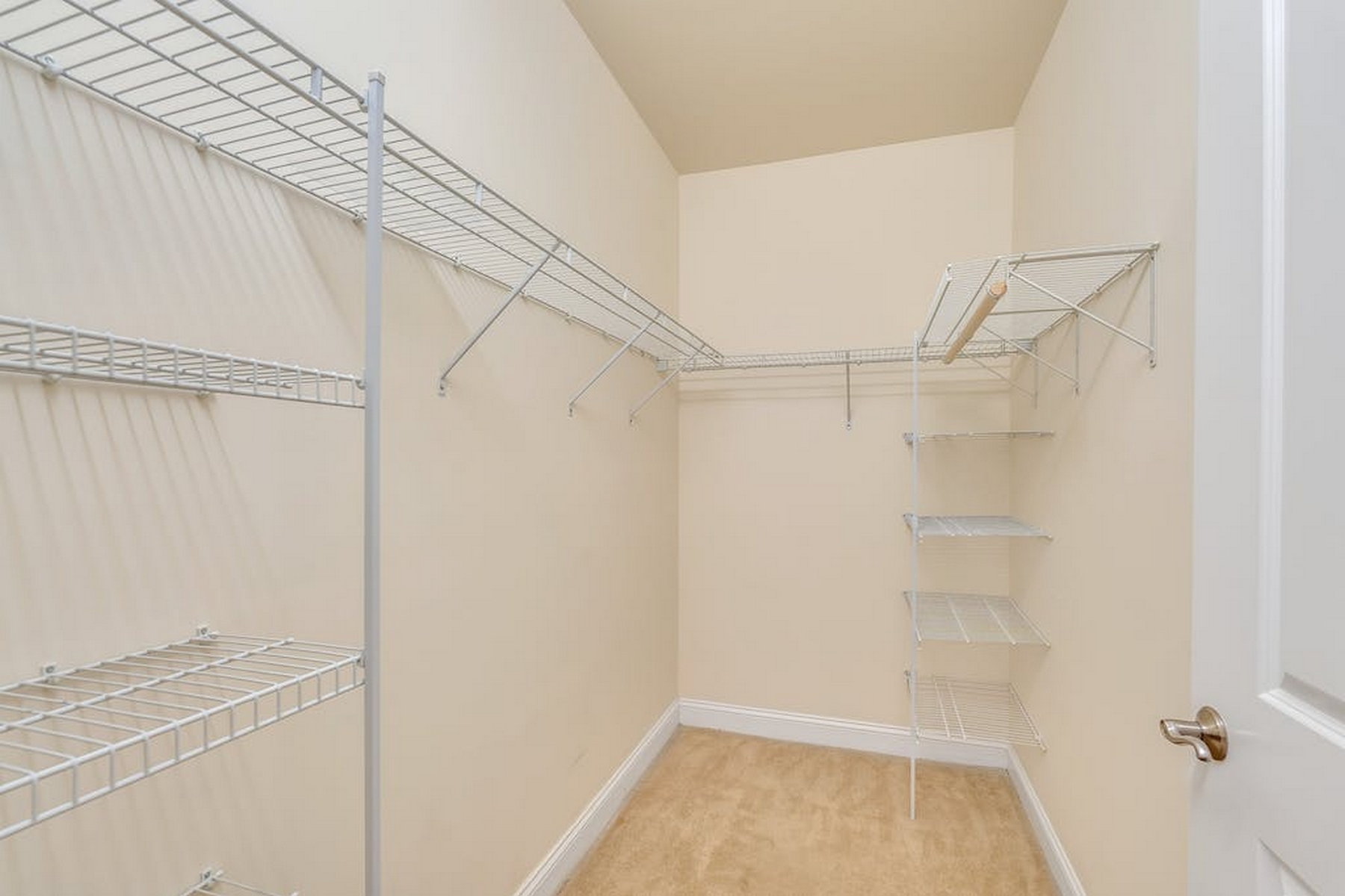 5 Tenakill Park E Unit# 104
