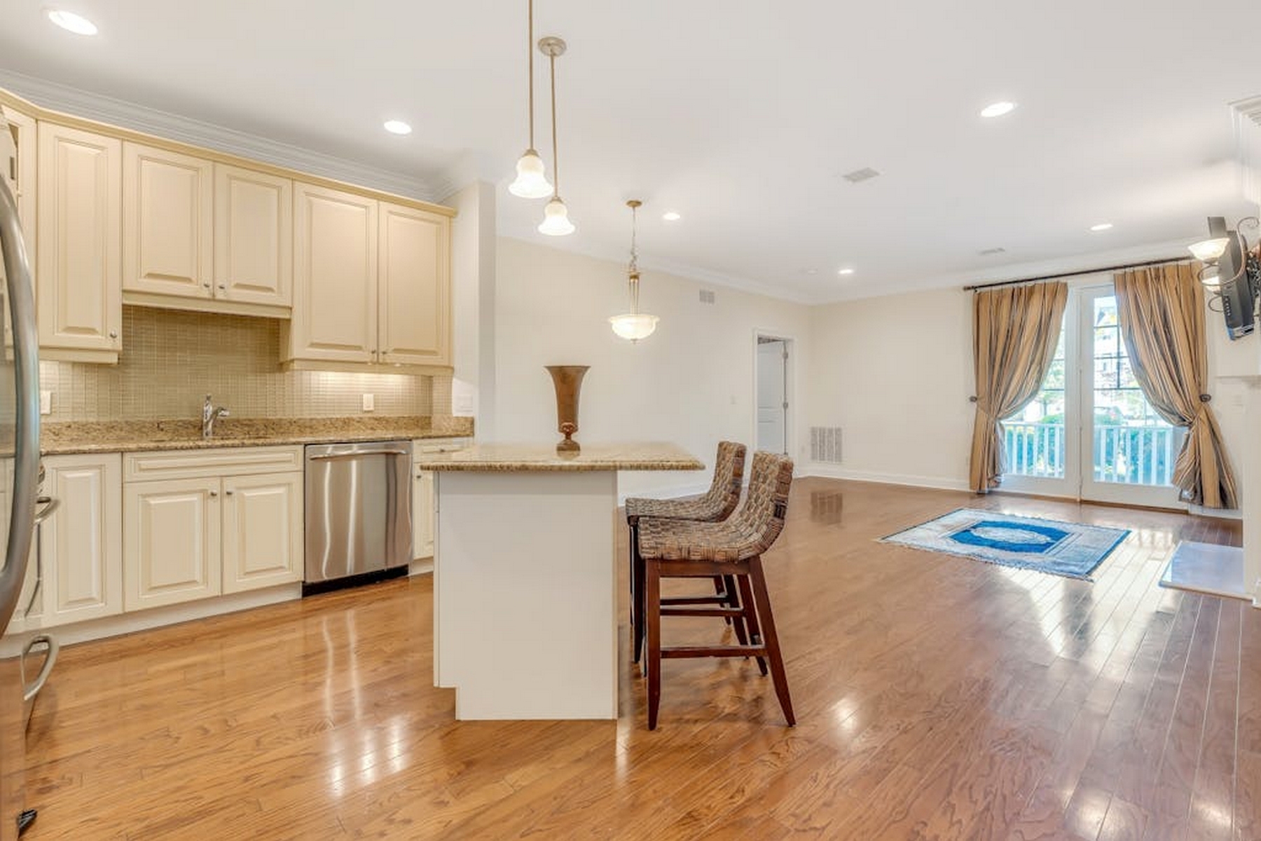 5 Tenakill Park E Unit# 104