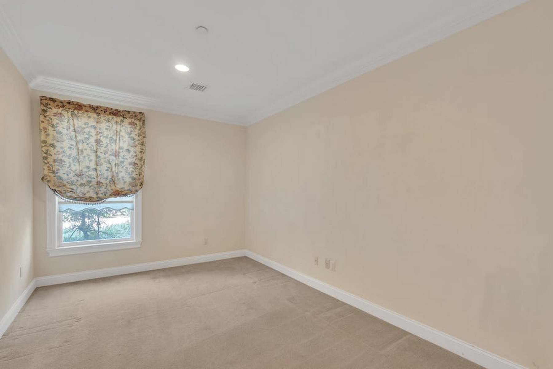5 Tenakill Park E Unit# 104