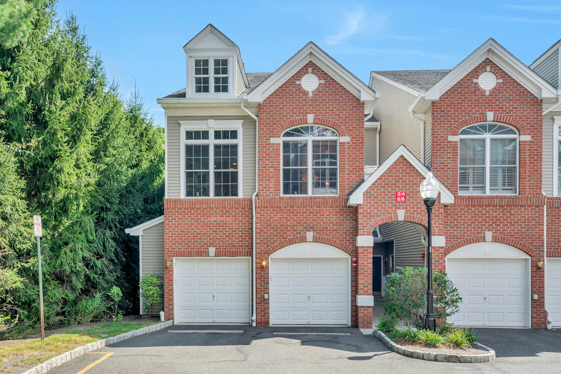 4 Debruyle Court 