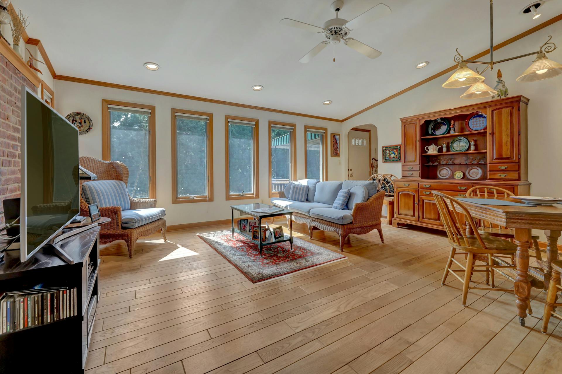 13-20 Ivy Lane