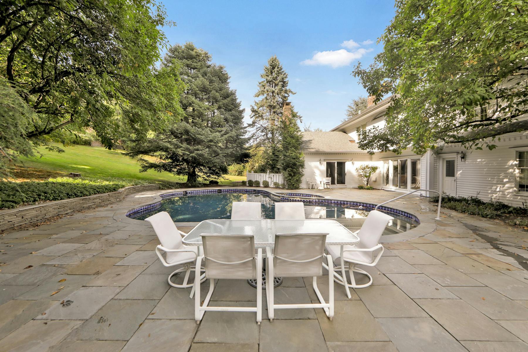 181 West Saddle River Road 