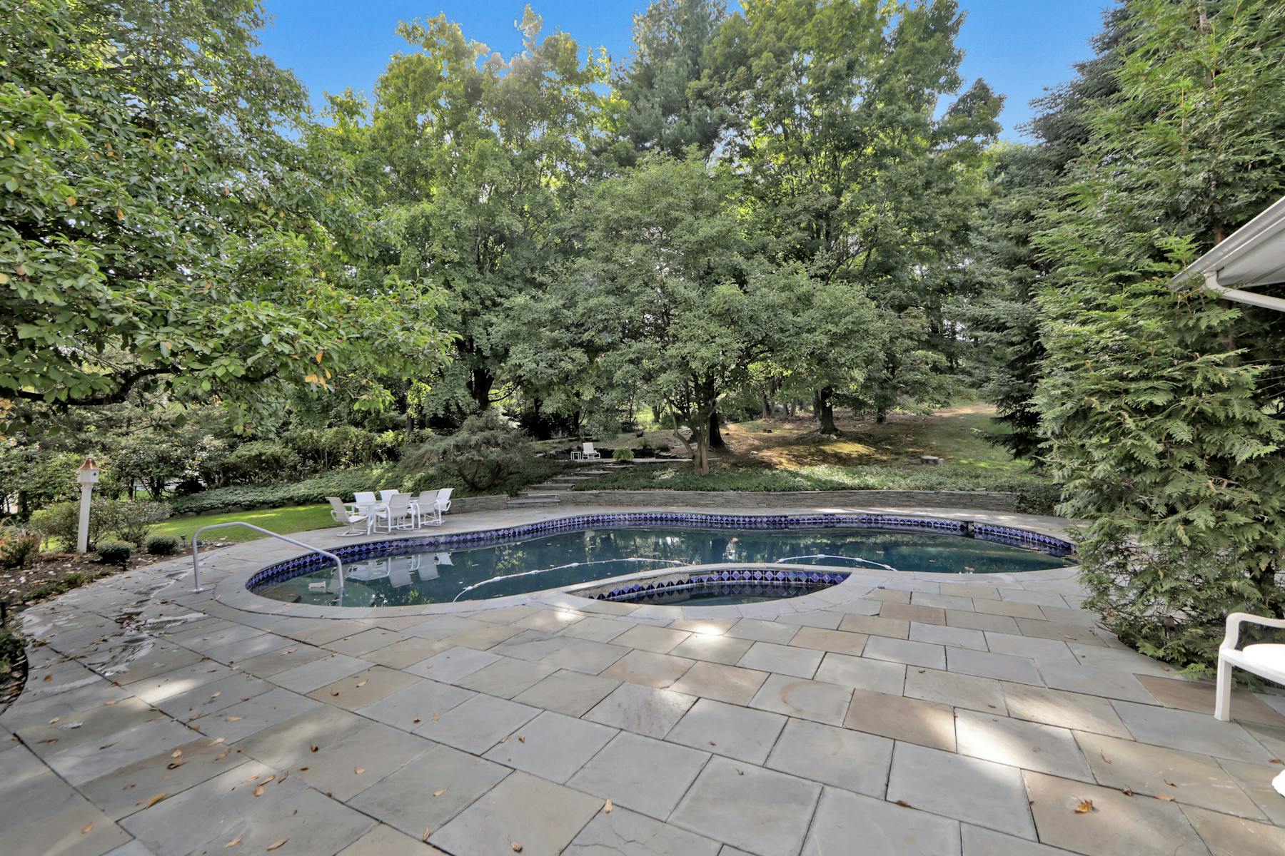 181 West Saddle River Road 
