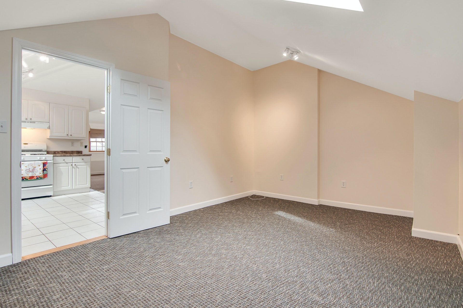 28 Leroy Place 