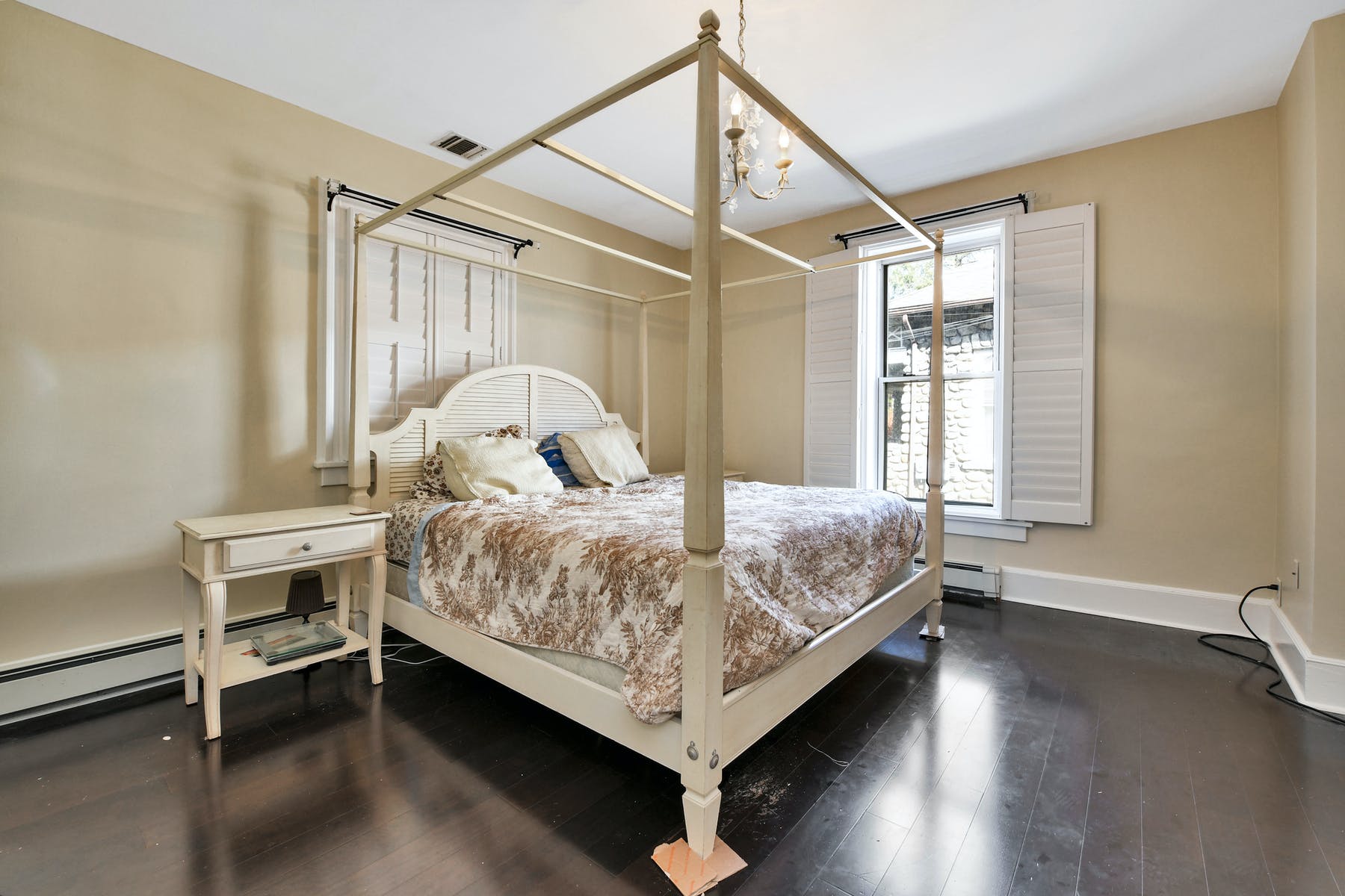 28 Leroy Place 