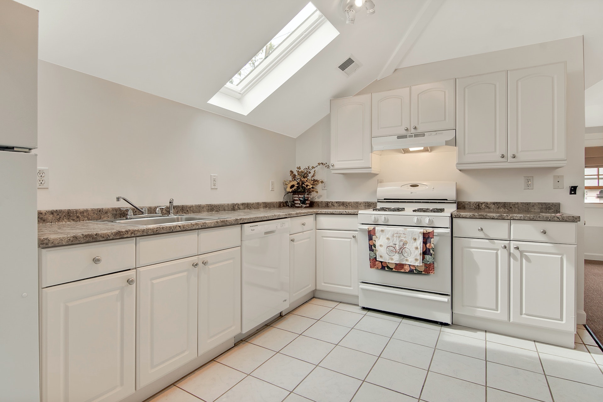 28 Leroy Place 